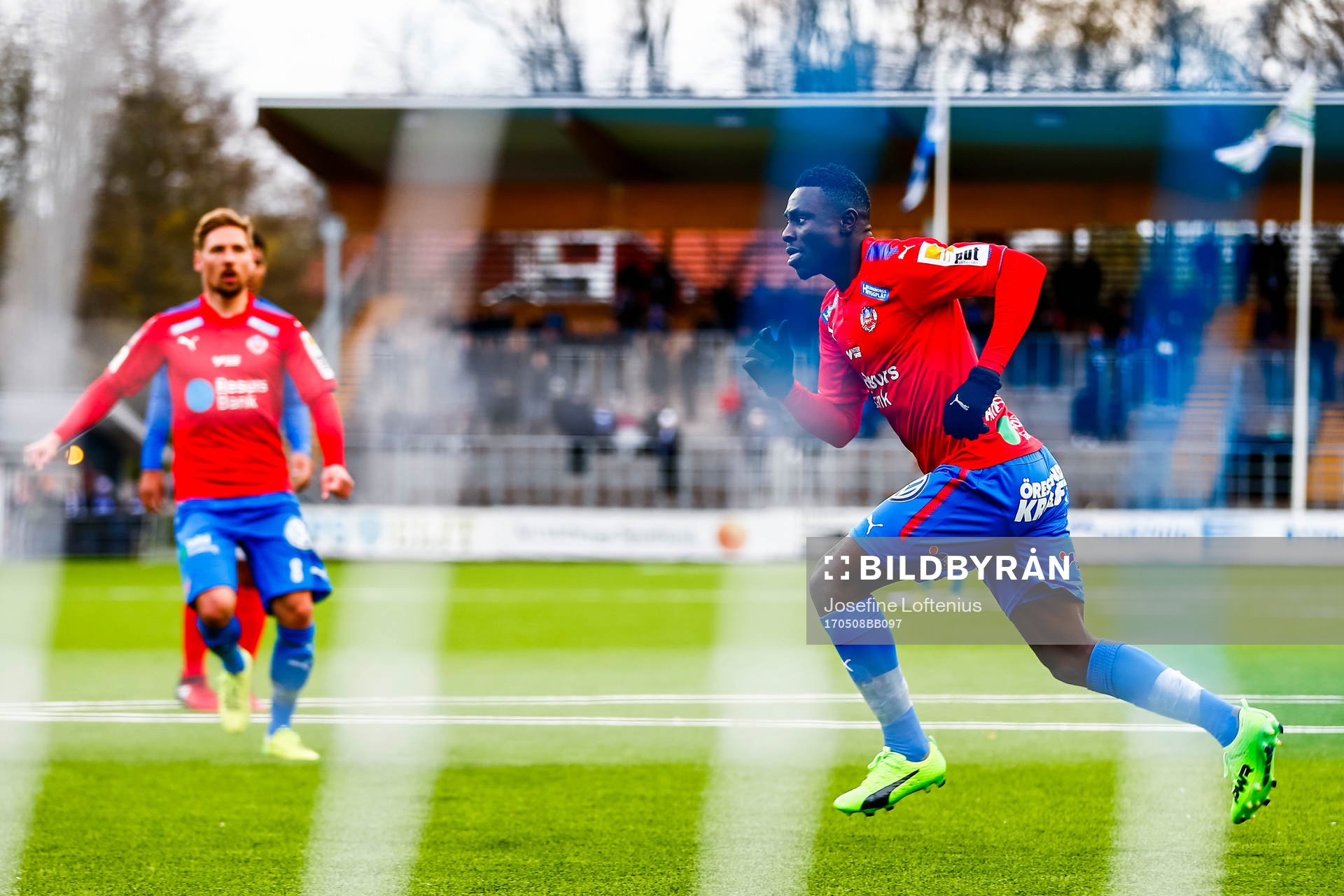 Helsingborgs Oke Akpoveta jublar