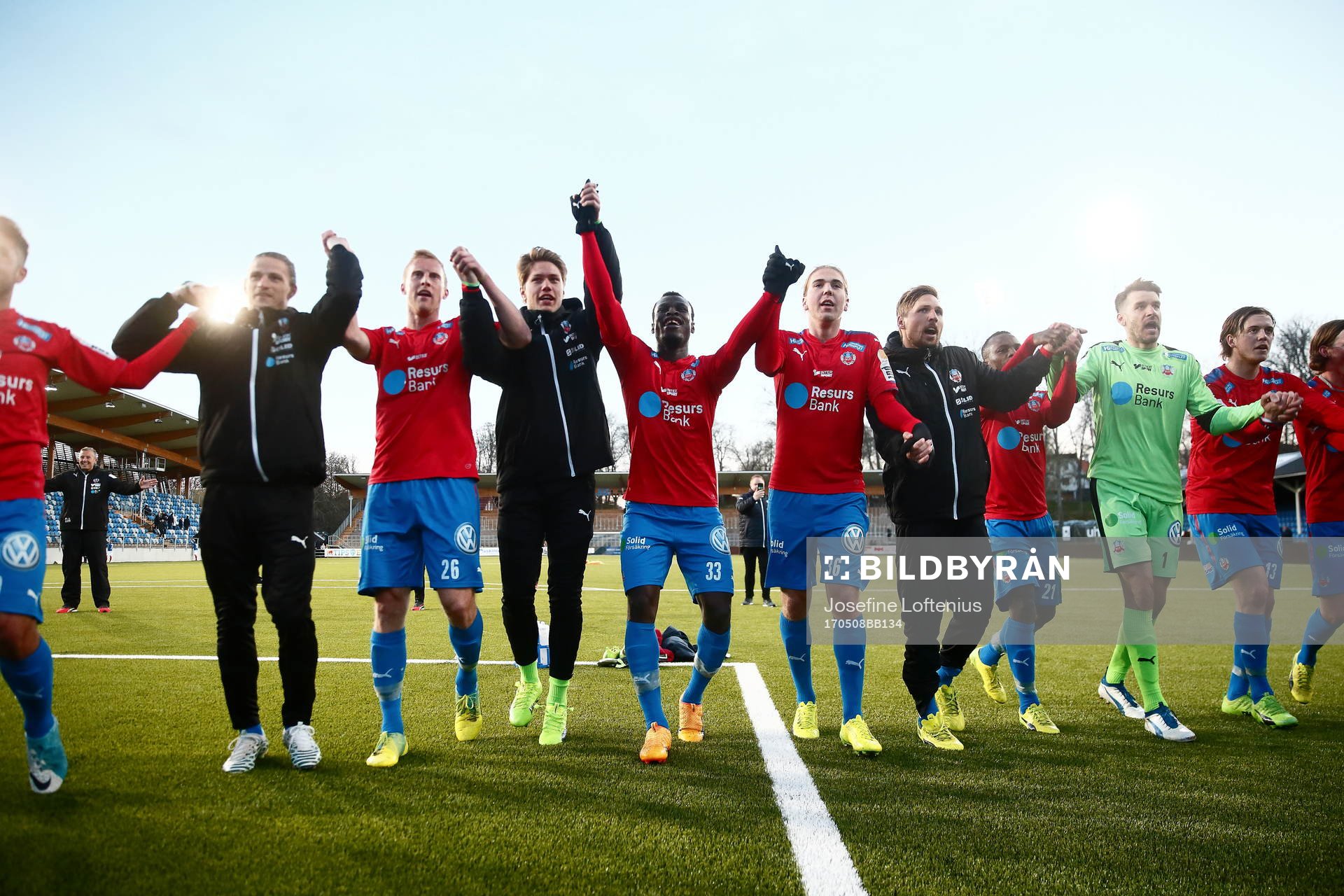 Helsingborg jublar mot sina supportrar