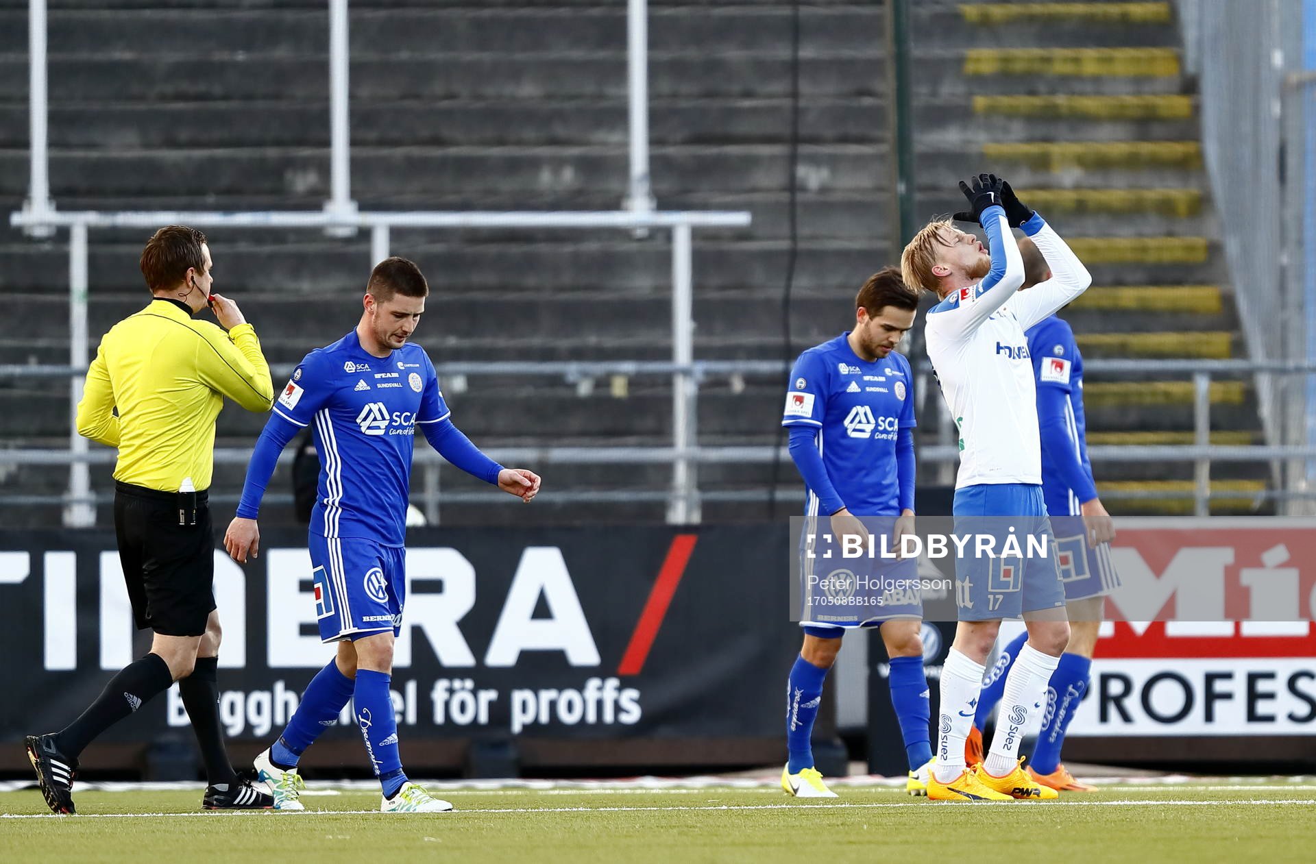Norrköpings Kalle Holmberg deppar