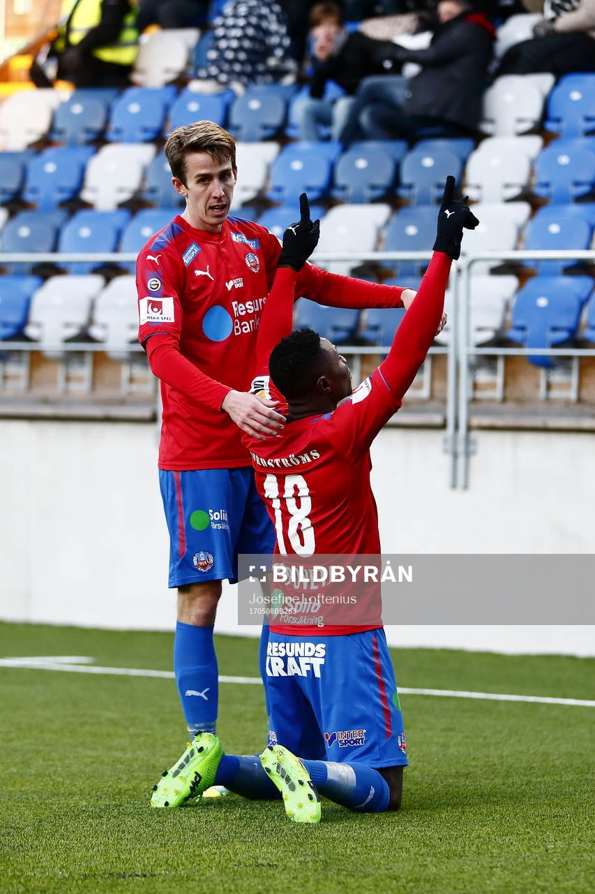 Helsingborgs Oke Akpoveta jublar