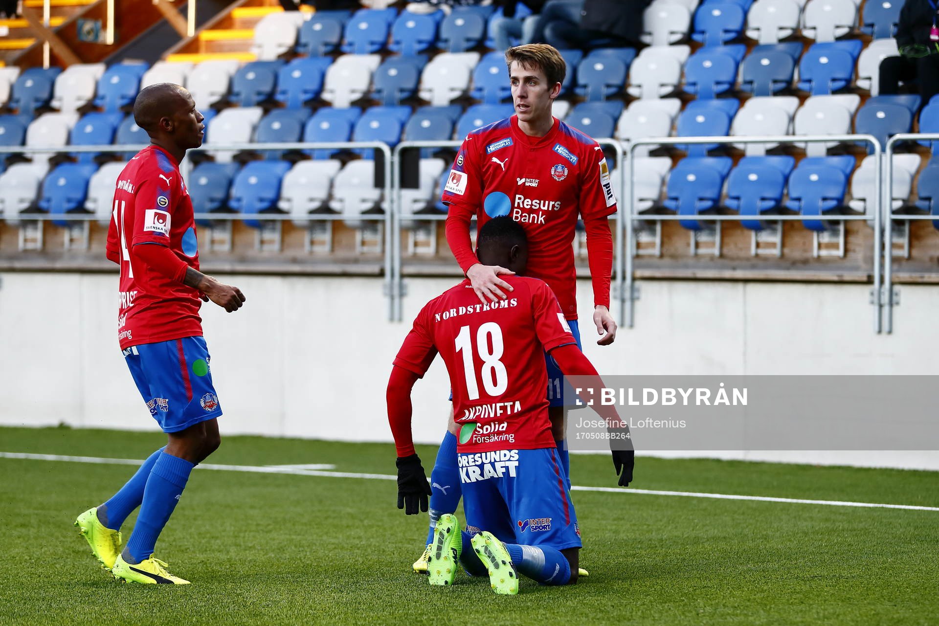 Helsingborgs Oke Akpoveta jublar