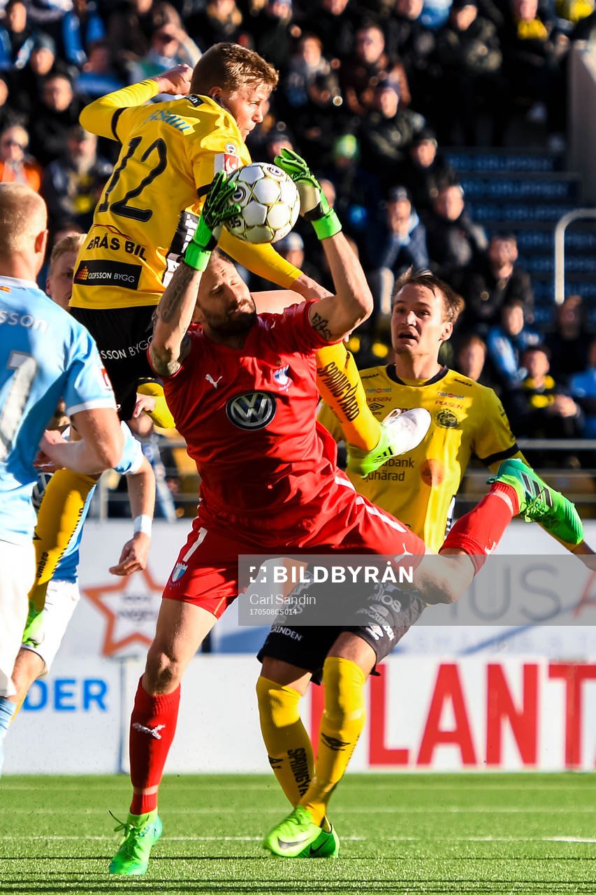 Elfsborgs Joakim Nilsson och Malmö FFs målvakt Johan
