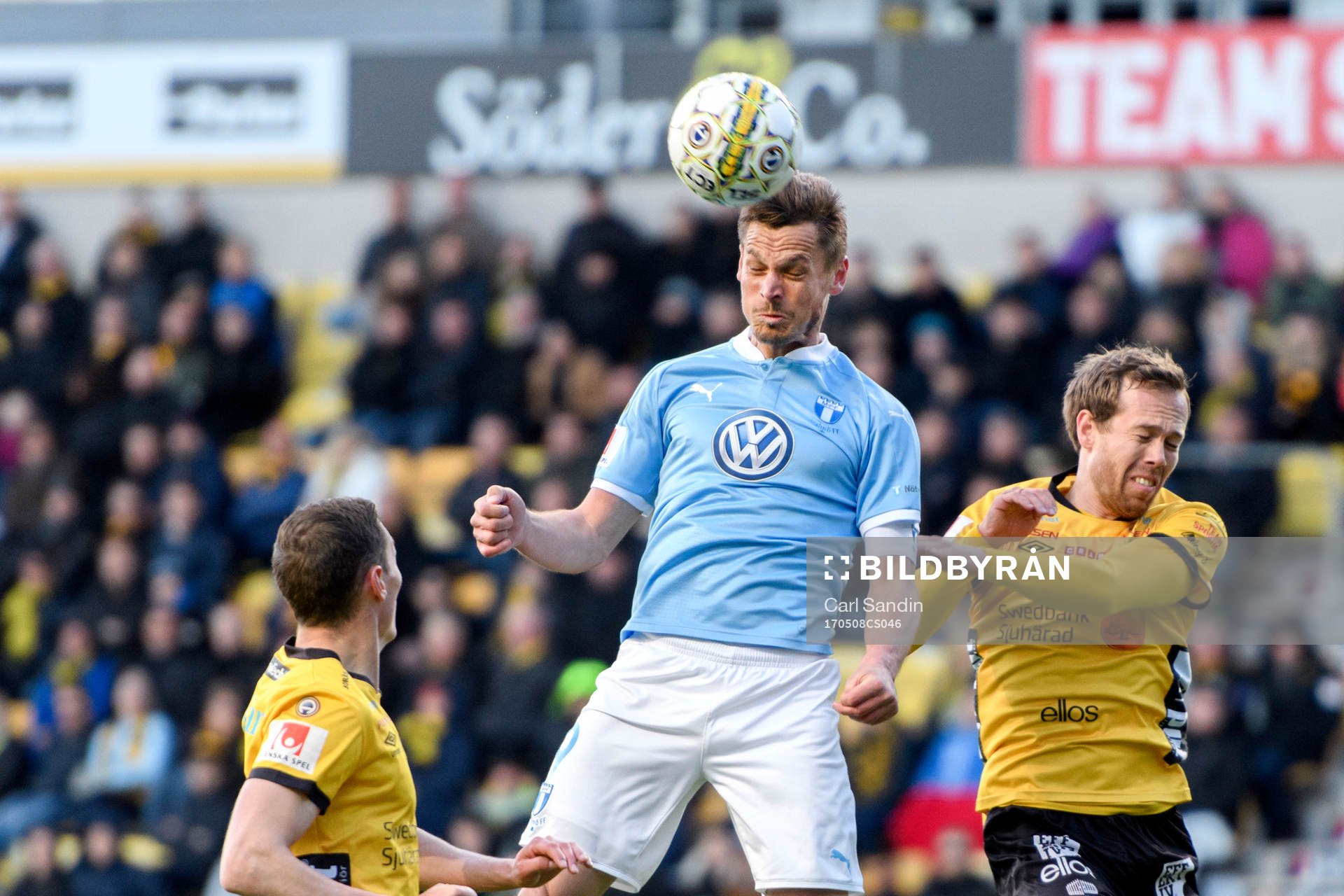 Malmö FFs Markus Rosenberg  i nickduell med Elfsborgs