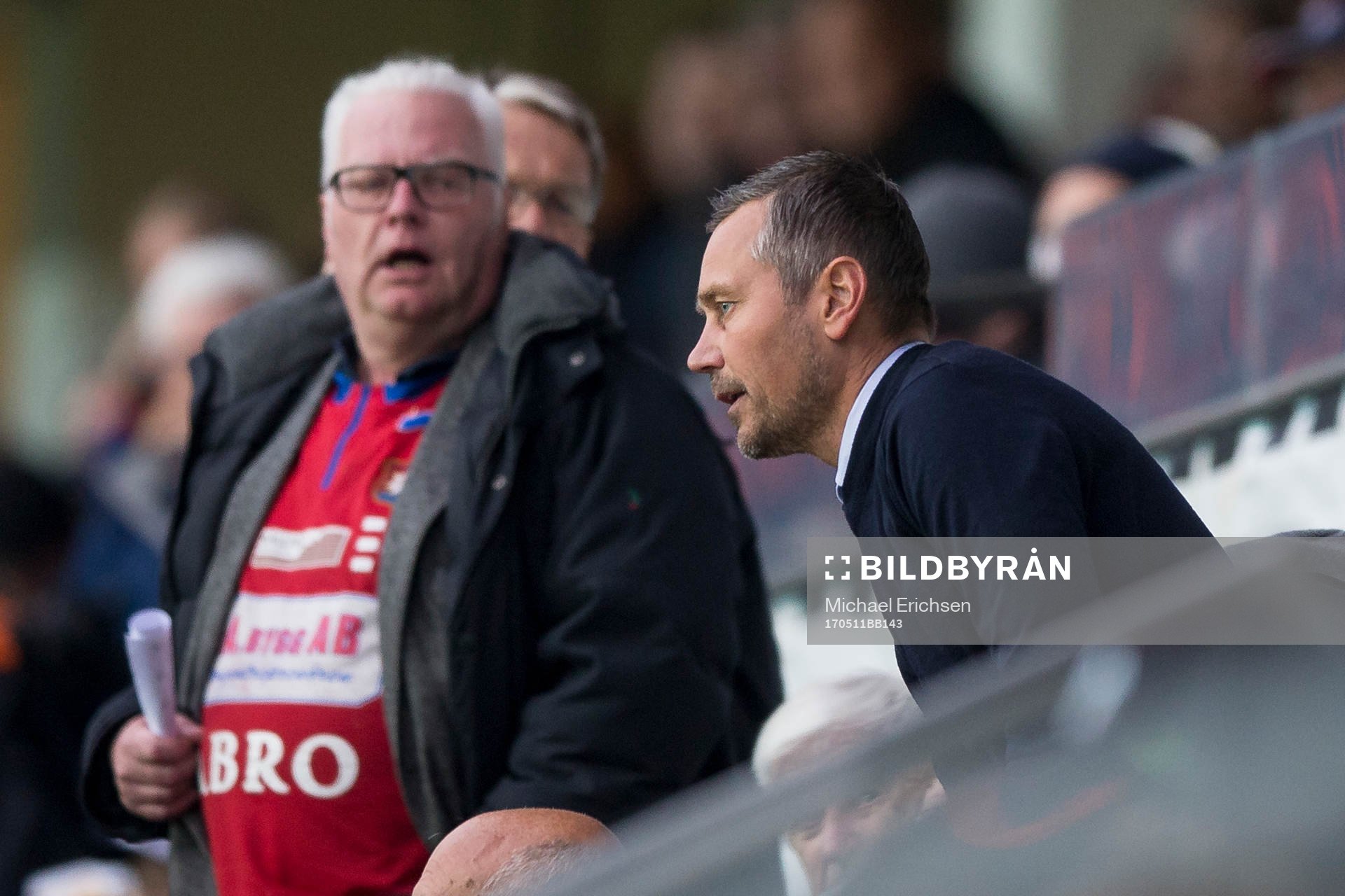 Örgrytes tränare Marcus Lantz blir uppvisad på läktaren