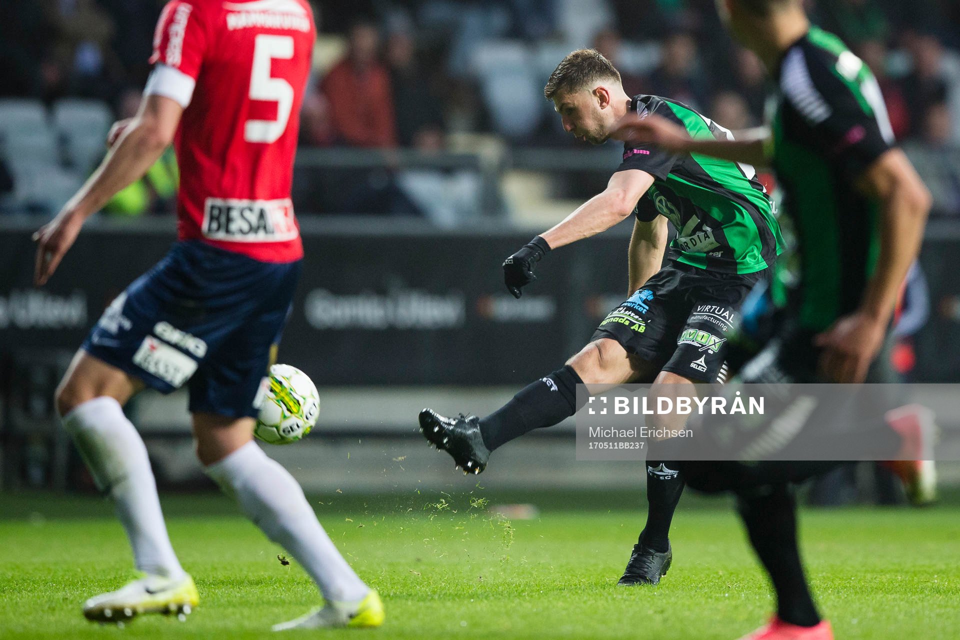 GAIS Alibek Aliev skjuter ett skott