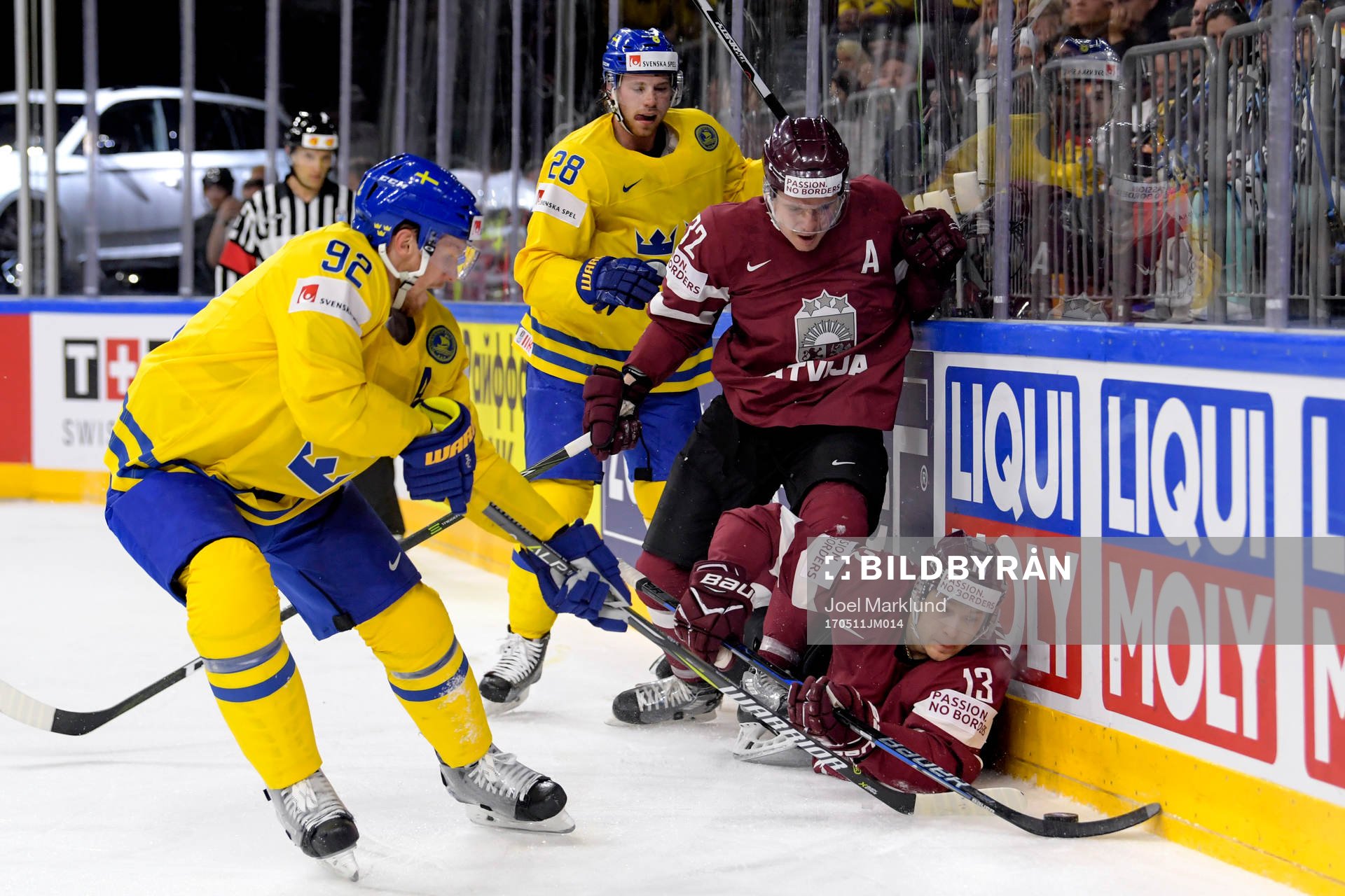 Sveriges Gabriel Landeskog och Elias Lindholm utmanar