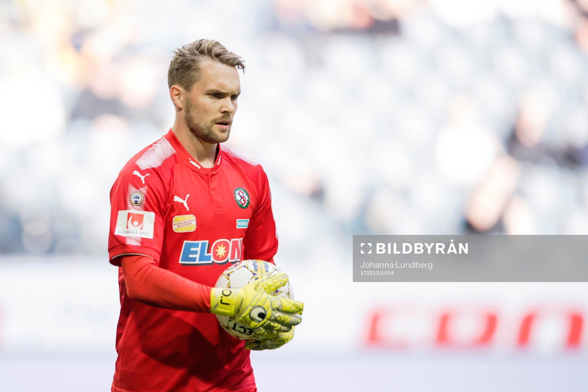 Örebros målvakt Oscar Jansson deppar