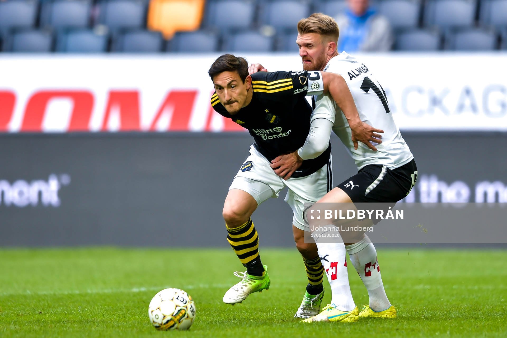 s Stefan Ishizaki och Örebros Michael Almebäck
