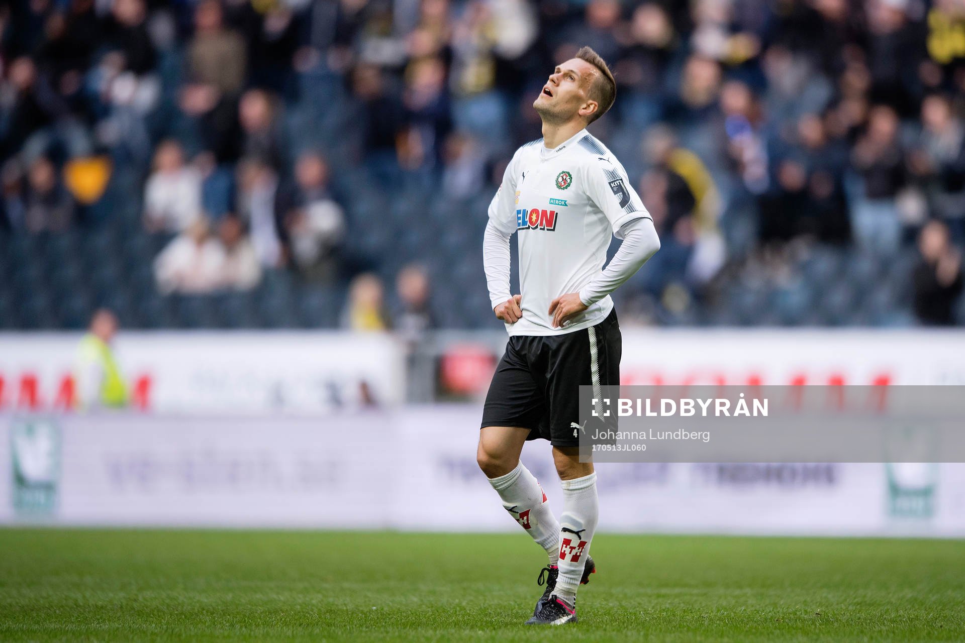 Örebros Logi Valgardsson deppar
