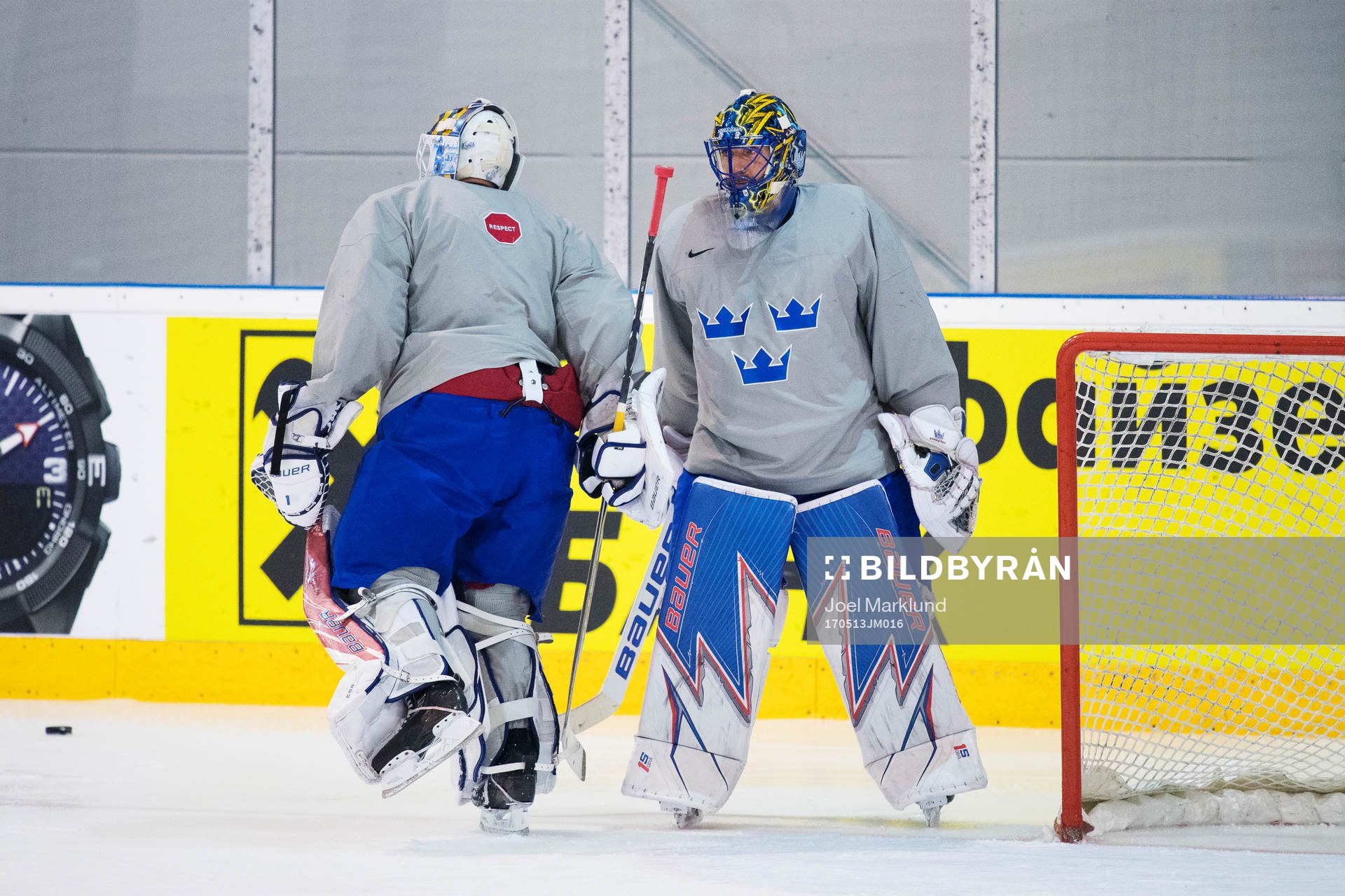 Målvakterna Viktor Fasth och Henrik Lundqvist på Sveriges