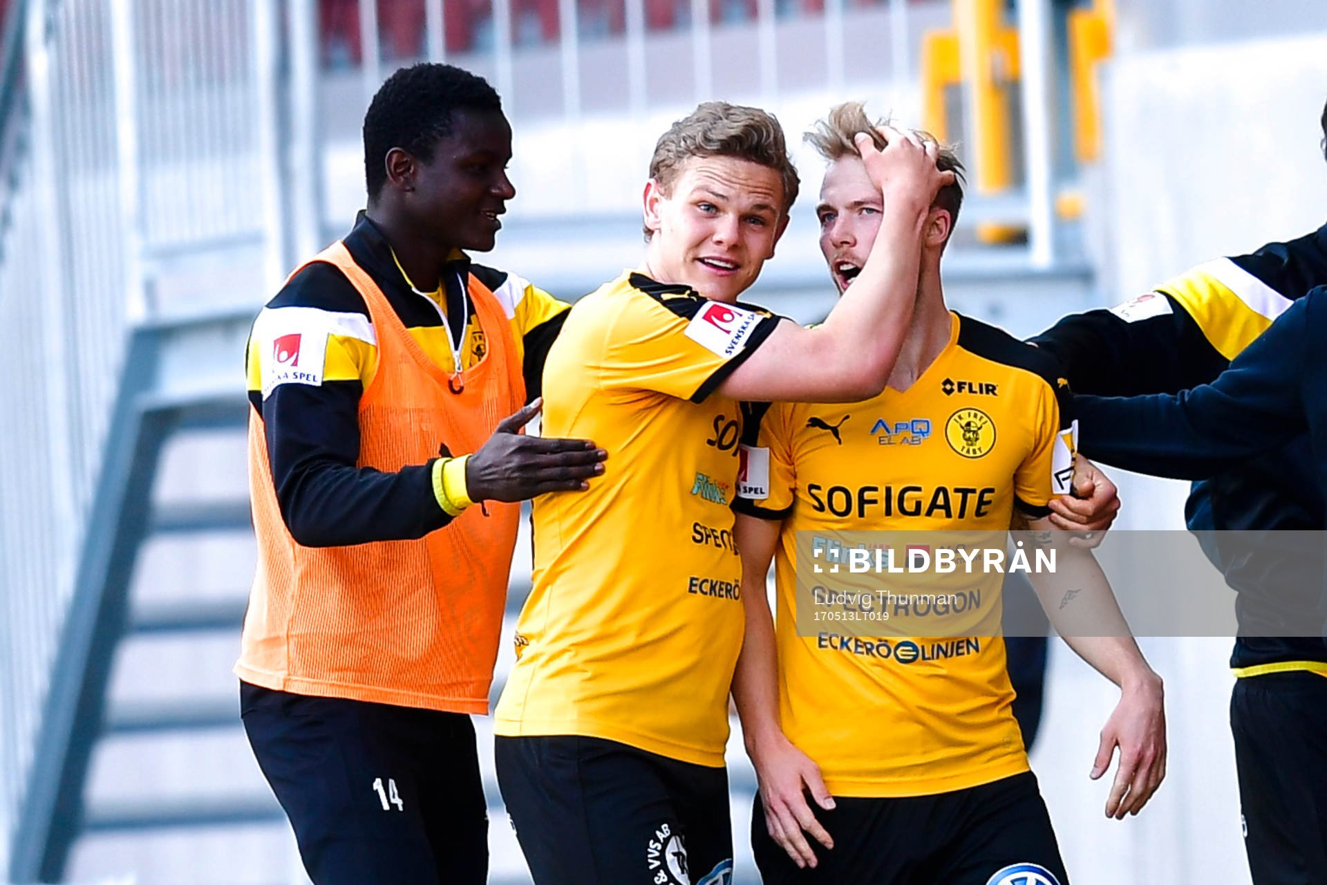 Frejs Pontus Åsbrink jublar