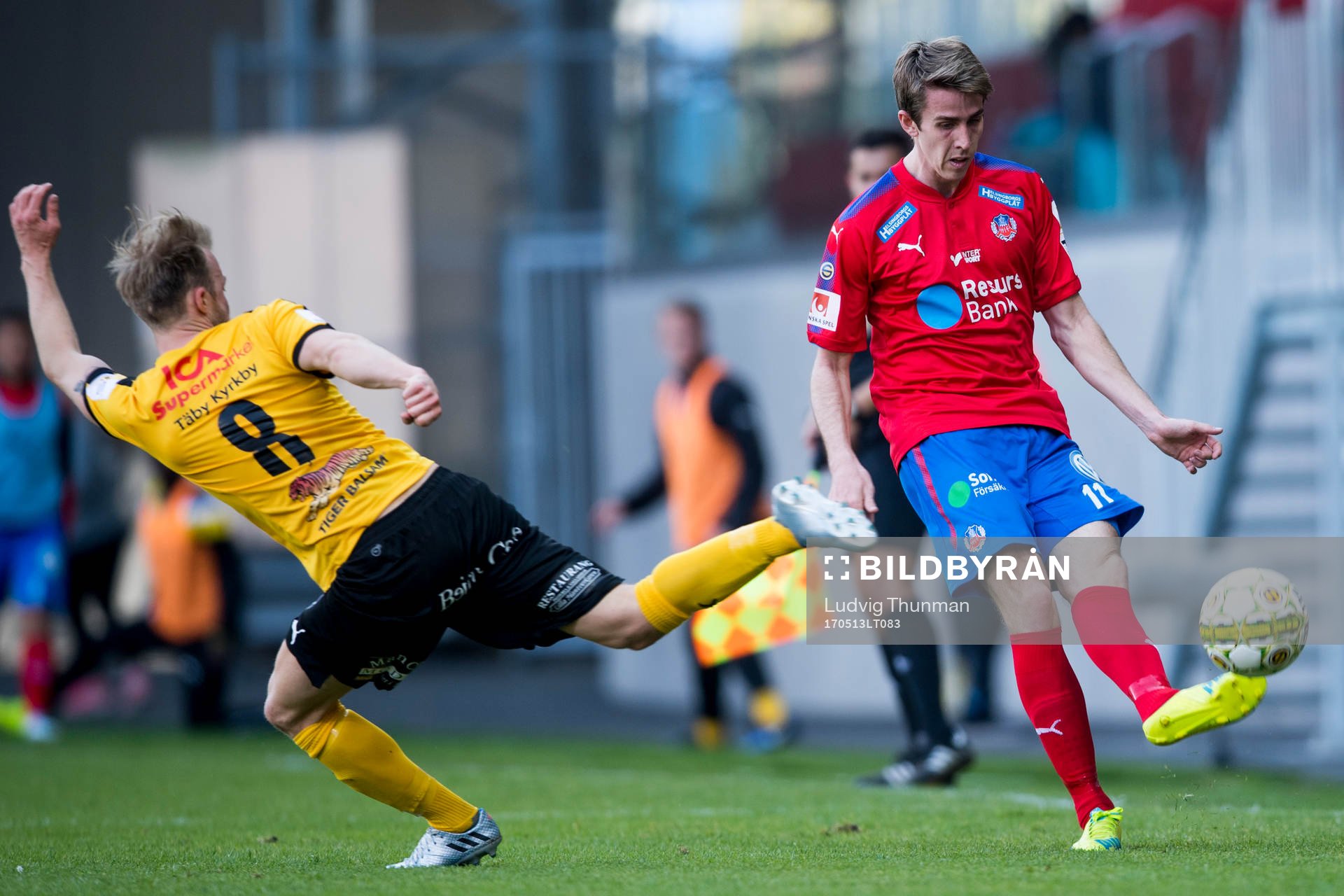 Frejs Pontus Åsbrink och Helsingborgs Adam Eriksson