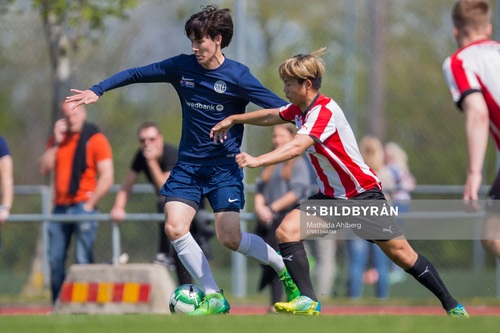 Nikes Simon Hilpold och Höllvikens Zebastian Andersson
