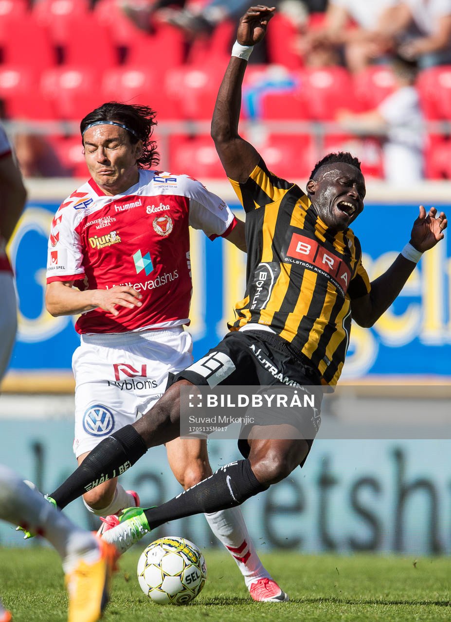 Kalmars Emin Nouri och Häckens Alhassan Kamara 170513