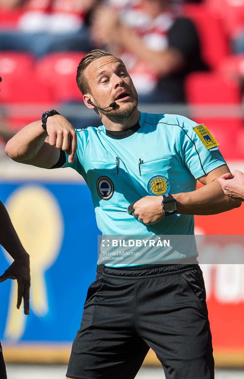 Domaren Kristoffer Karlsson