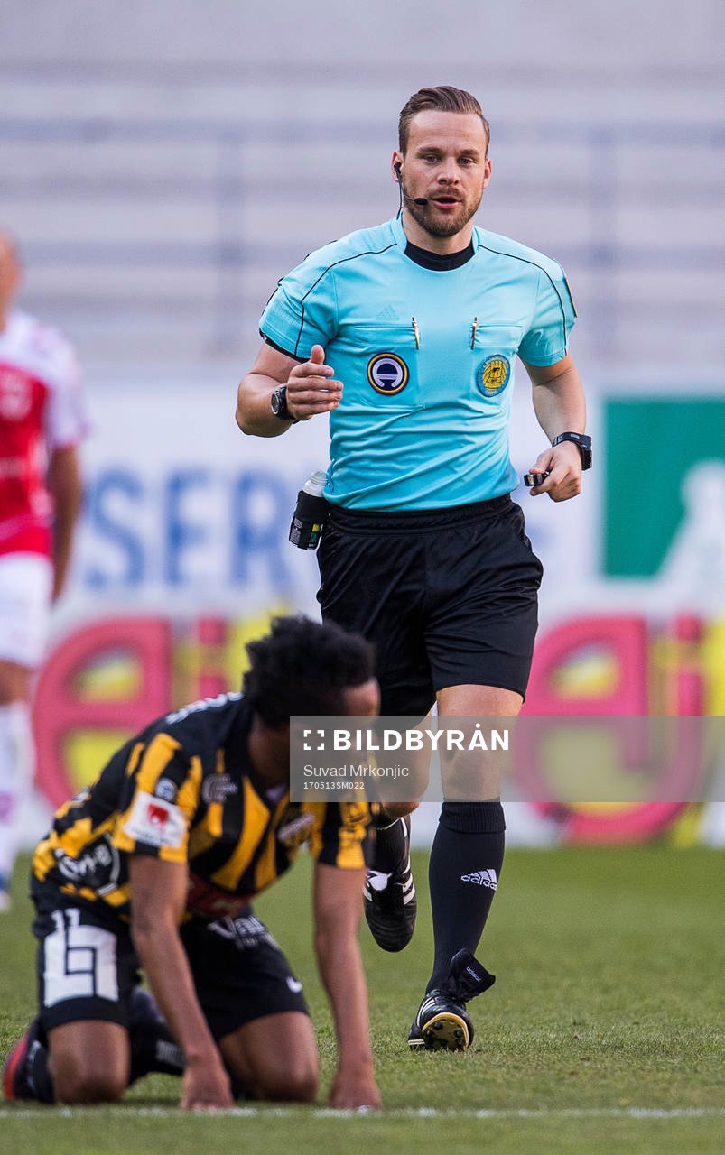 Domaren Kristoffer Karlsson