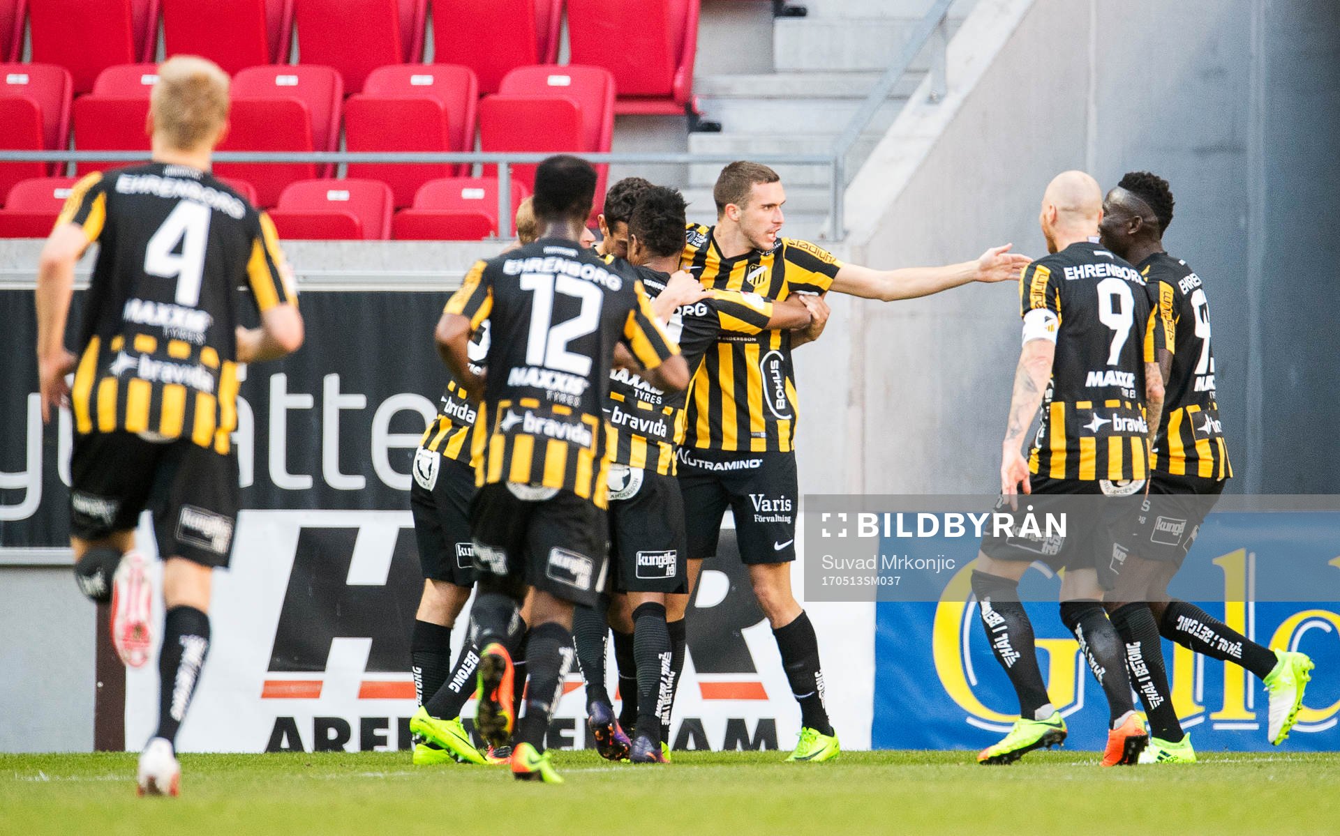 Häckenspelarna jublar