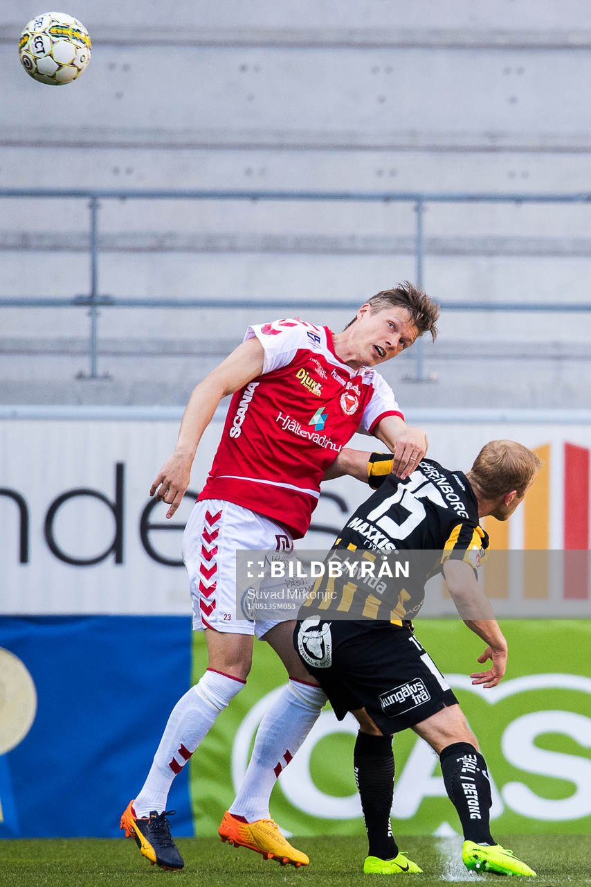 Kalmars Viktor Elm och Häckens Kari Arkivuo