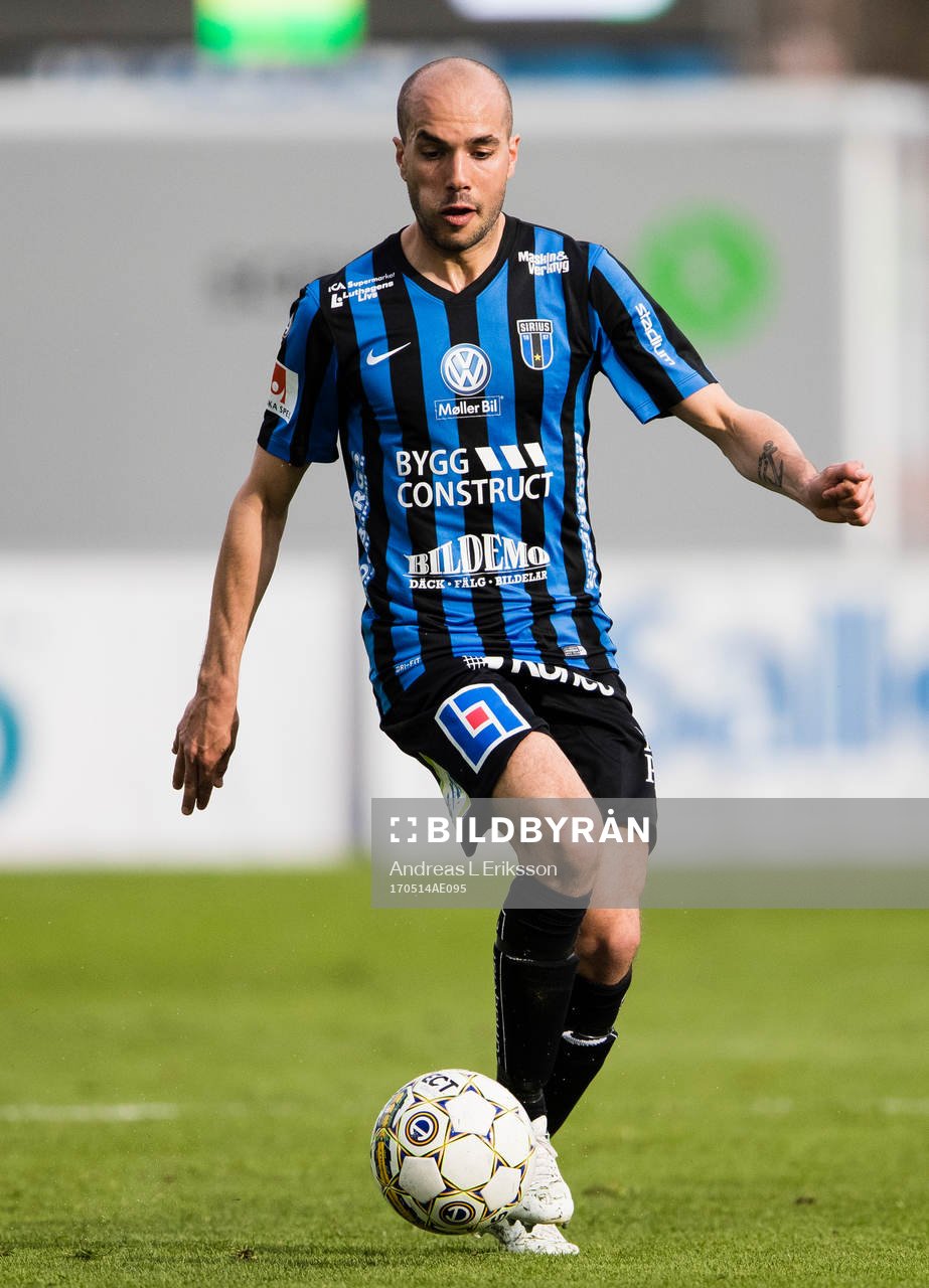Sirius Karl Larson med bollen