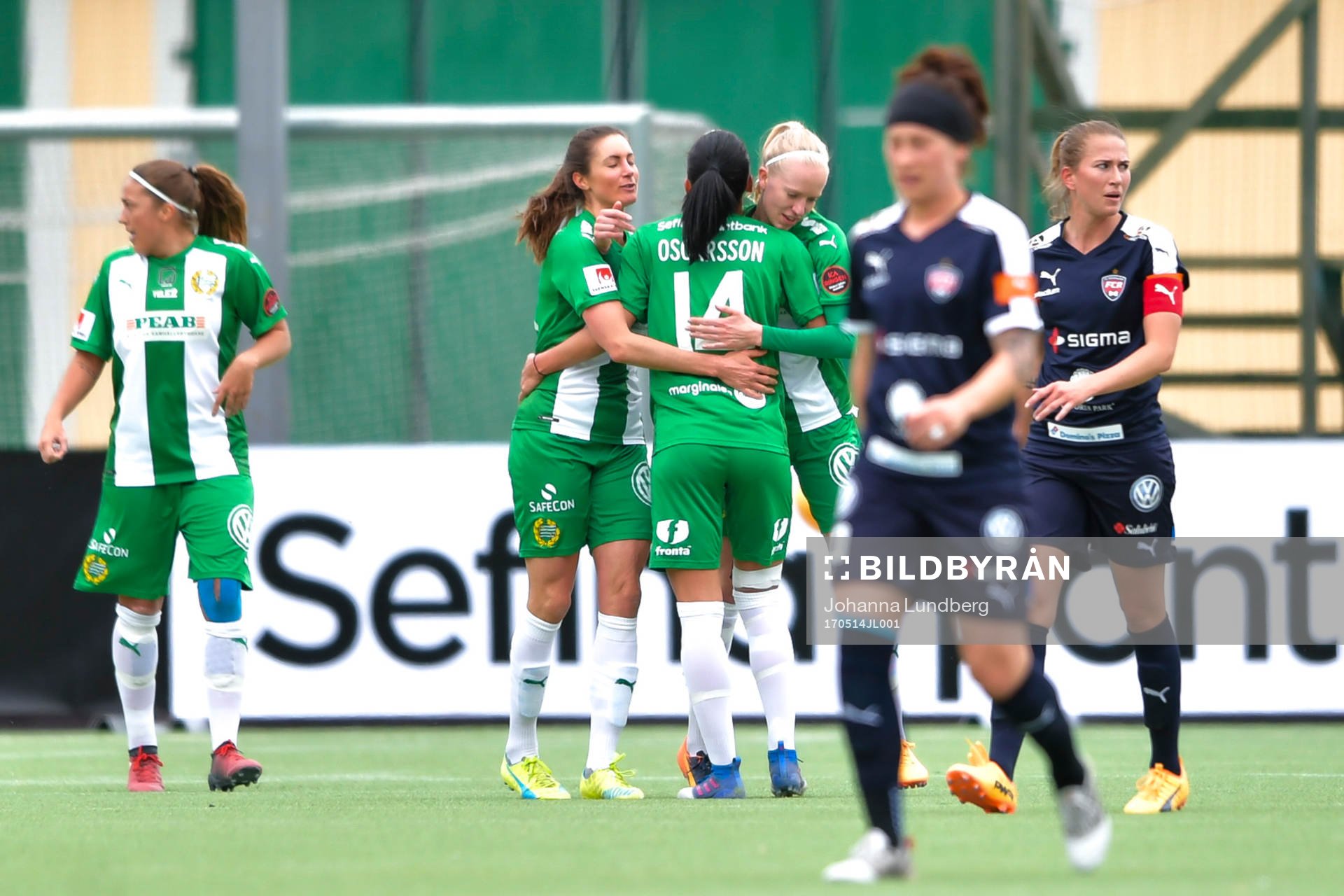 Hammarbys spelare jublar