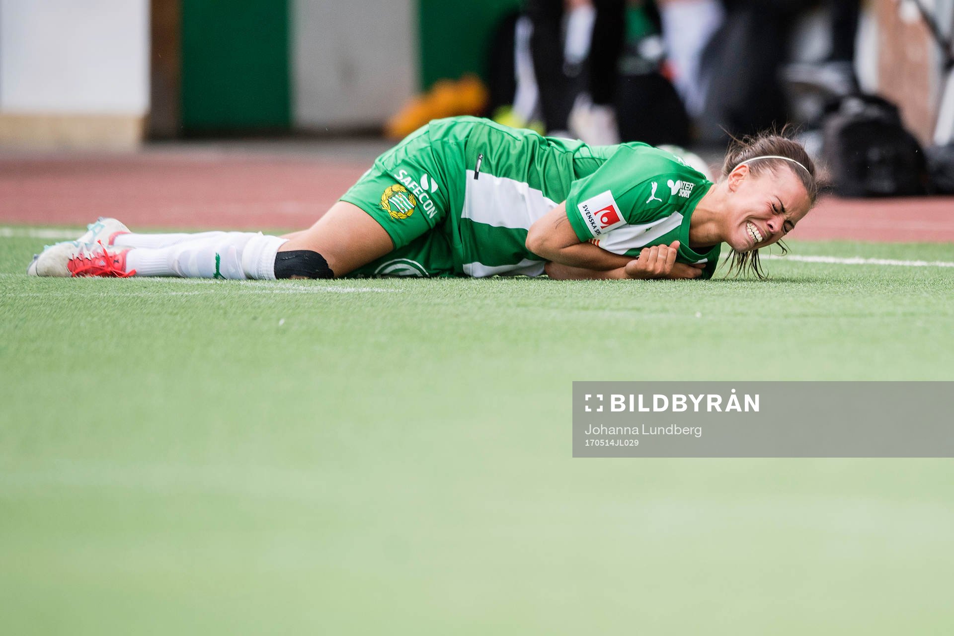 Hammarbys Amanda Johansson tas ut skadad