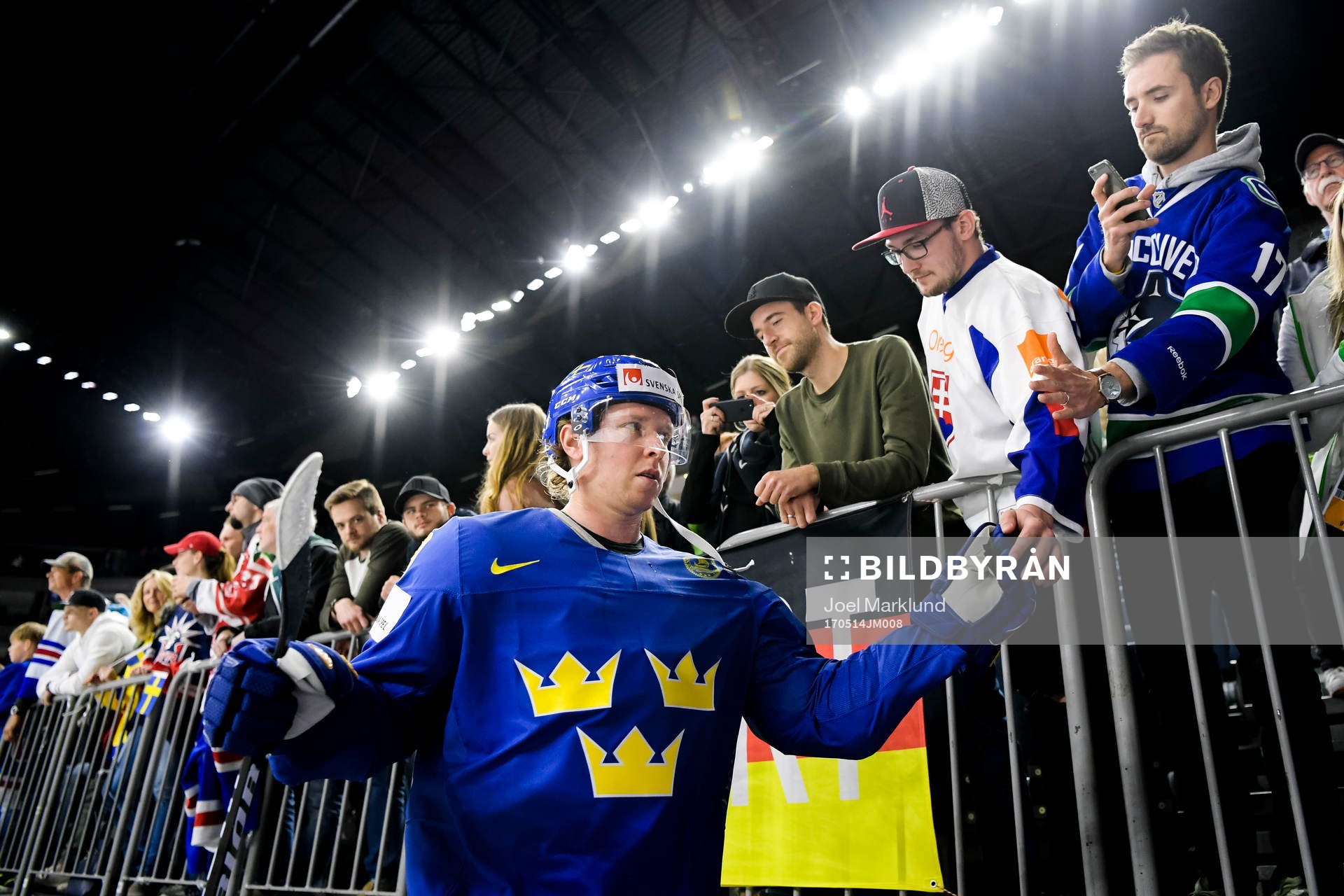 Sveriges Nicklas Bäckström lämnar isen