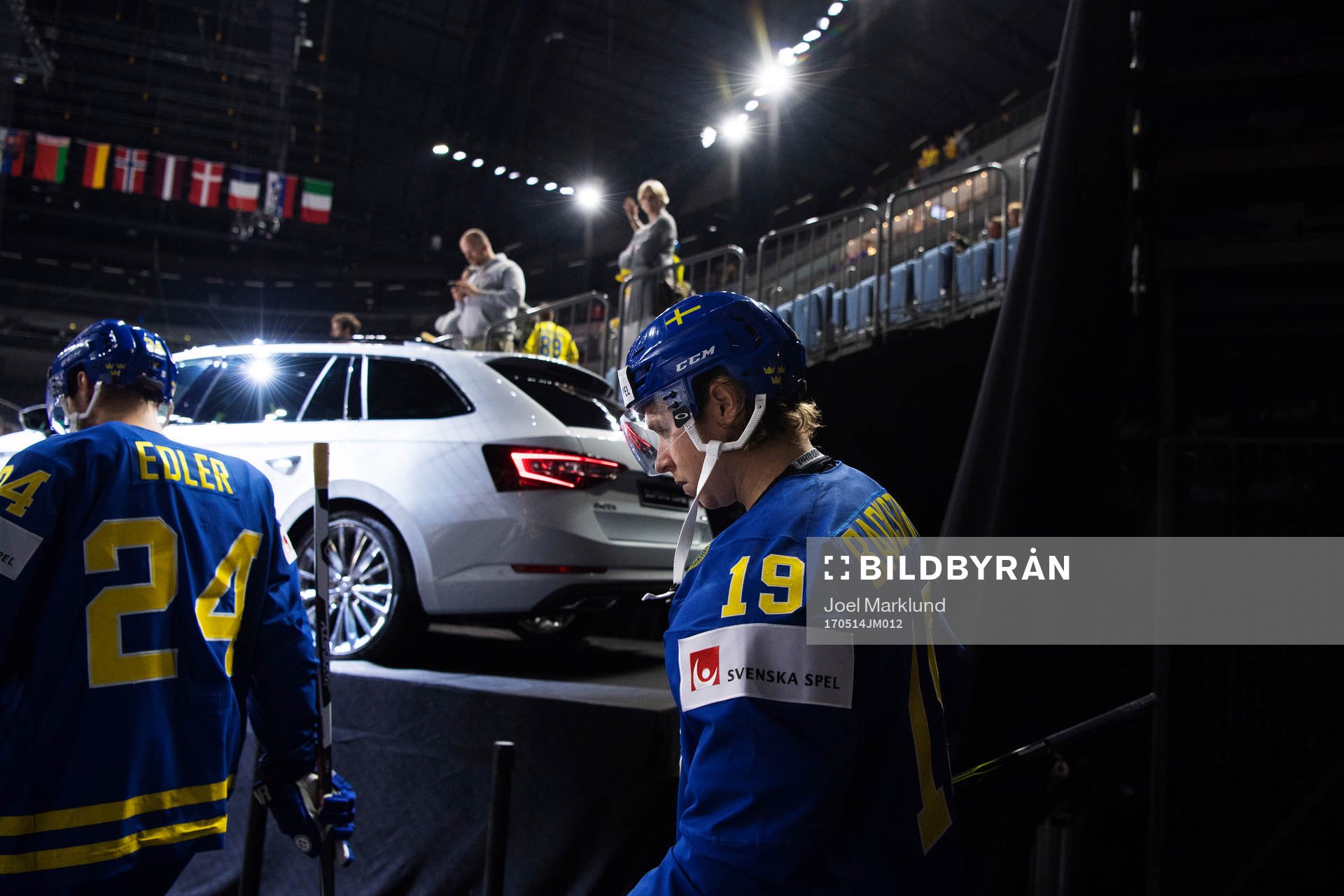 Sveriges Alexander Edler och Nicklas Bäckström på väg