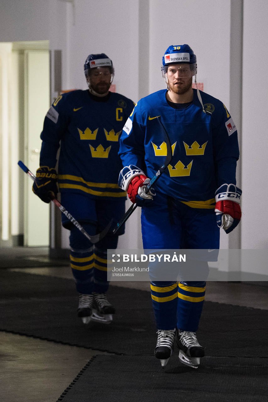 Sveriges Oscar Lindberg på väg in till uppvärmningen