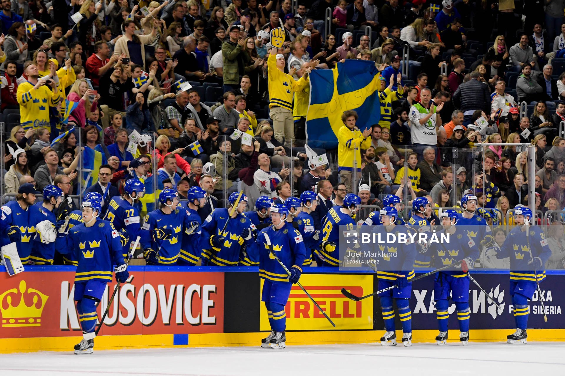 Sveriges William Nylander , Nicklas Bäckström , John