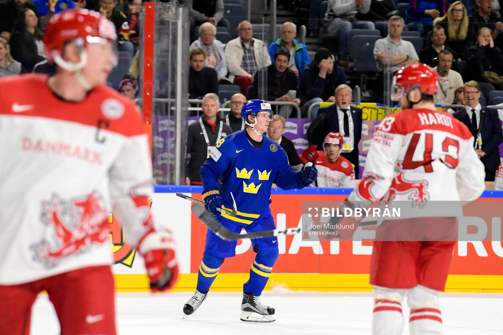 Sveriges Nicklas Bäckström jublar