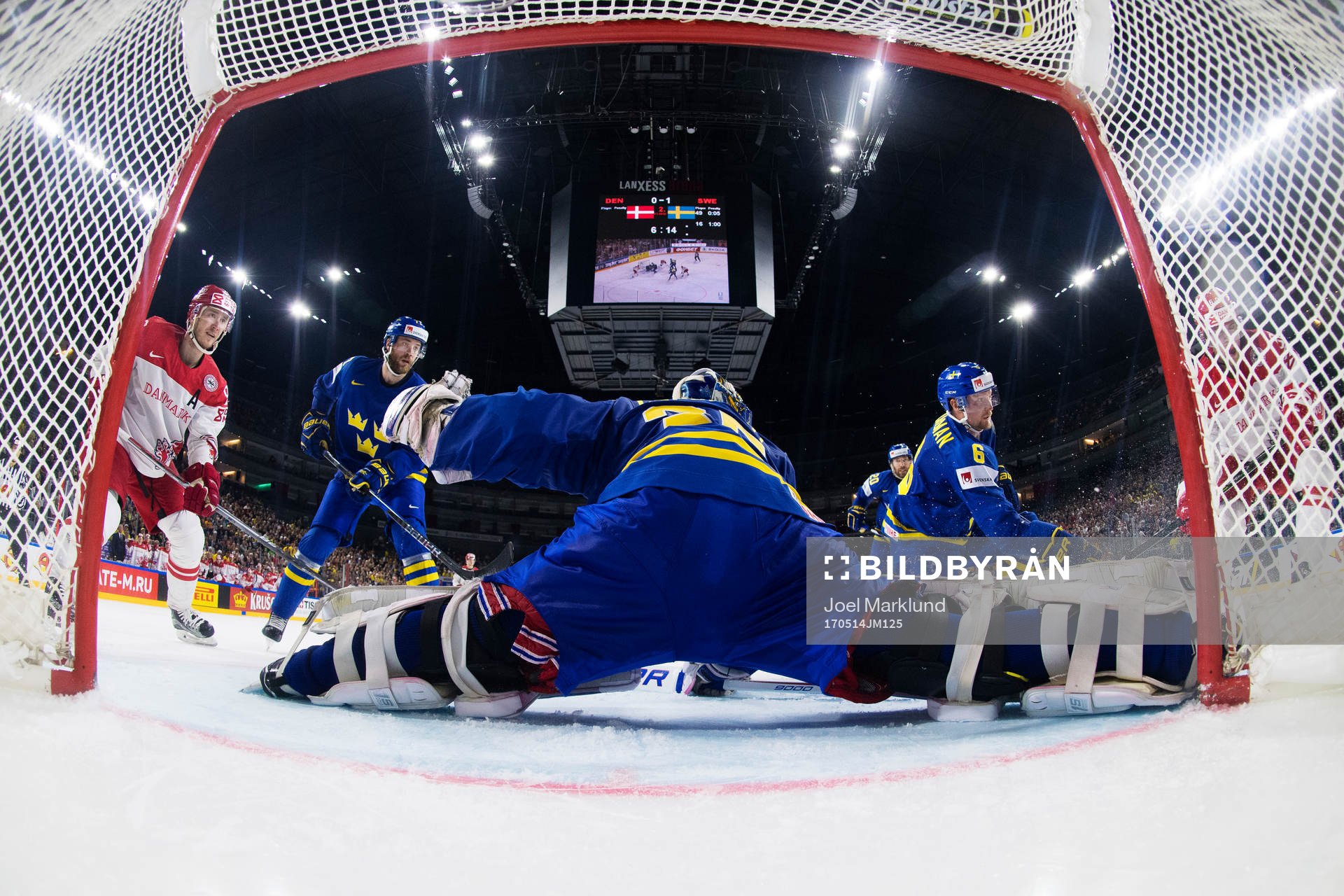 Sveriges Victor Hedman, målvakt Henrik Lundqvist och Anton