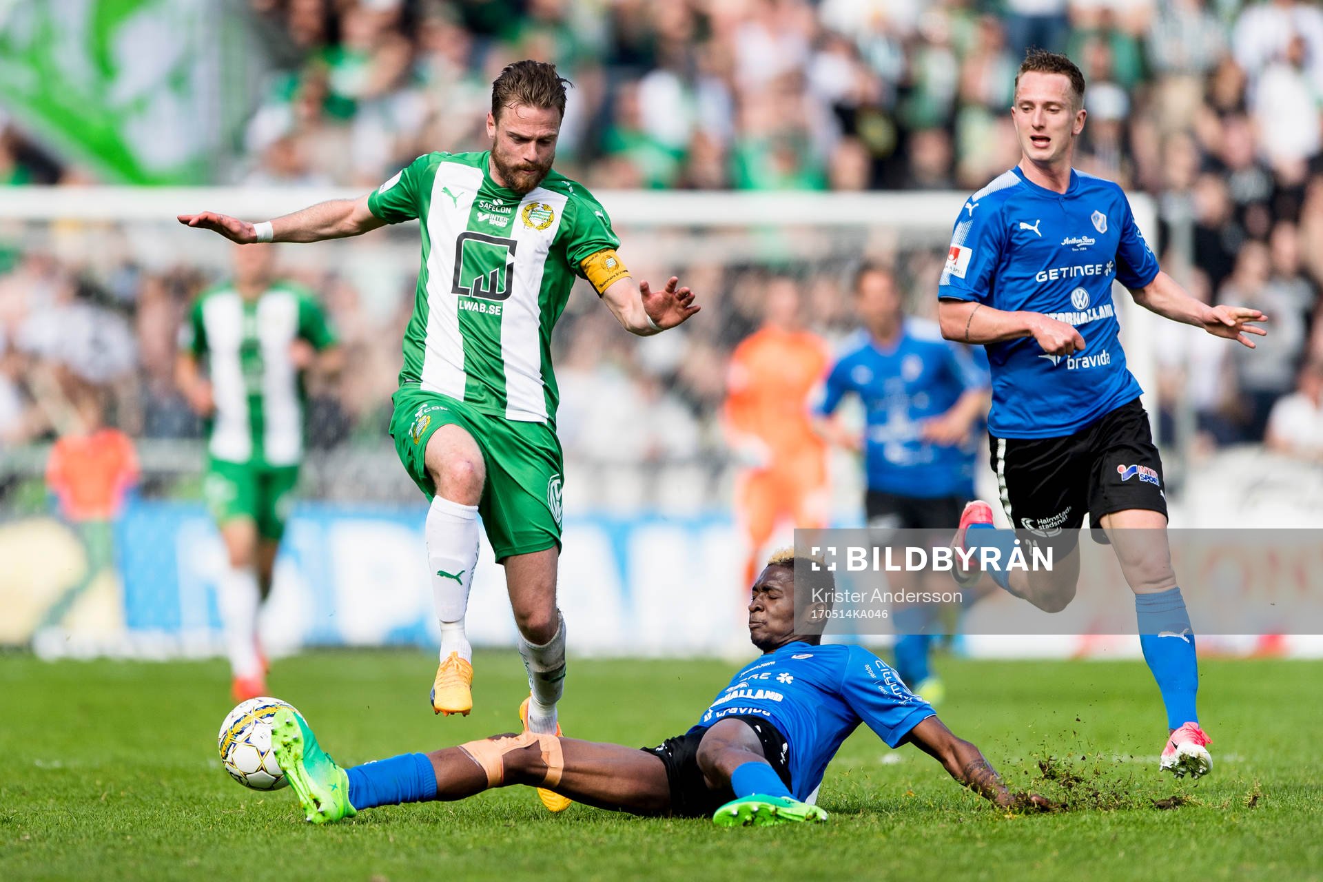 Hammarbys Arnór Smárason och Halmstads Aboubakar Keita