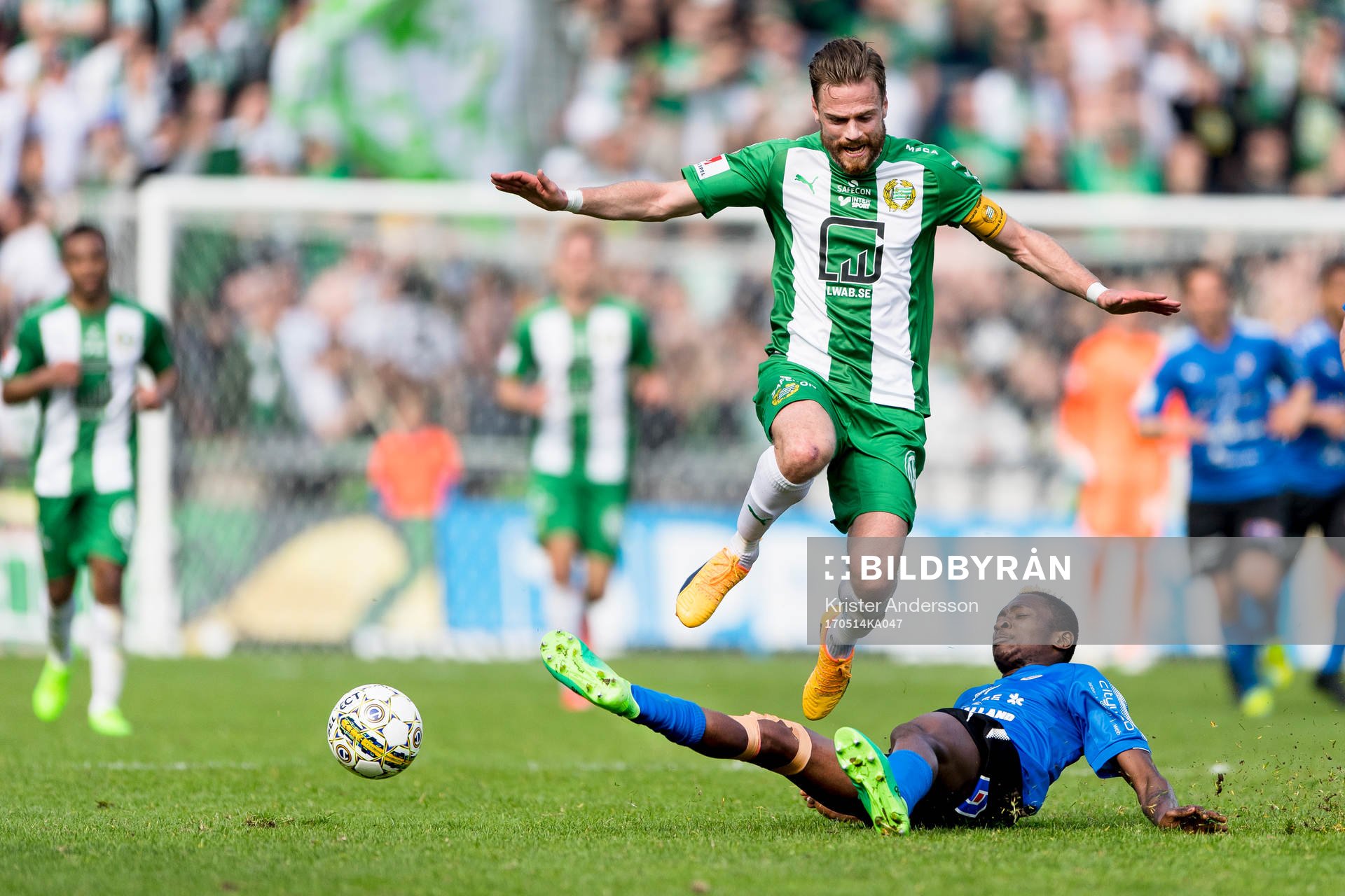 Hammarbys Arnór Smárason och Halmstads Aboubakar Keita