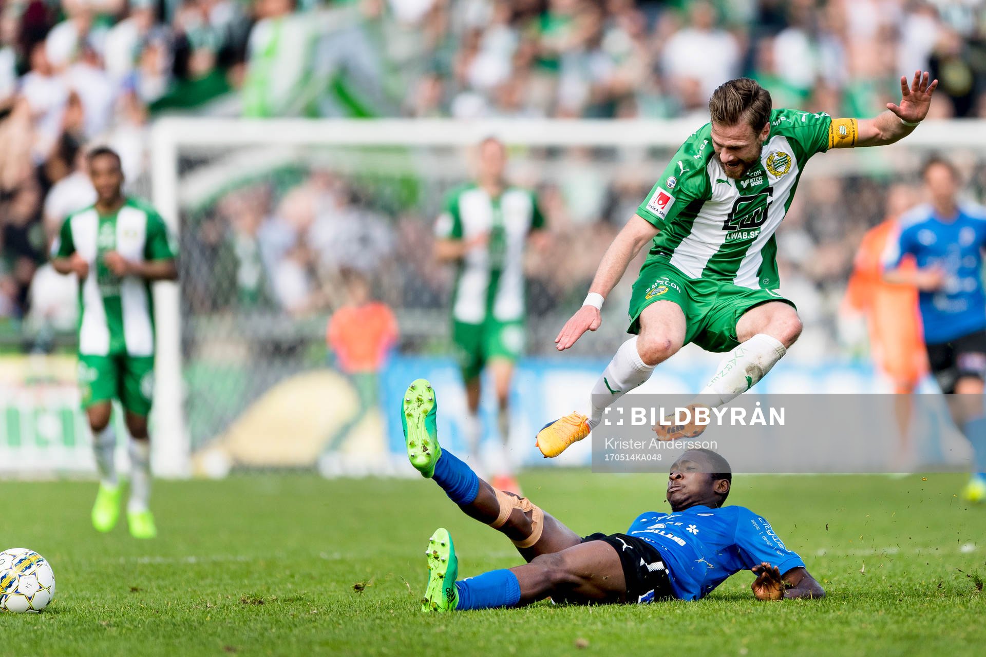 Hammarbys Arnór Smárason och Halmstads Aboubakar Keita