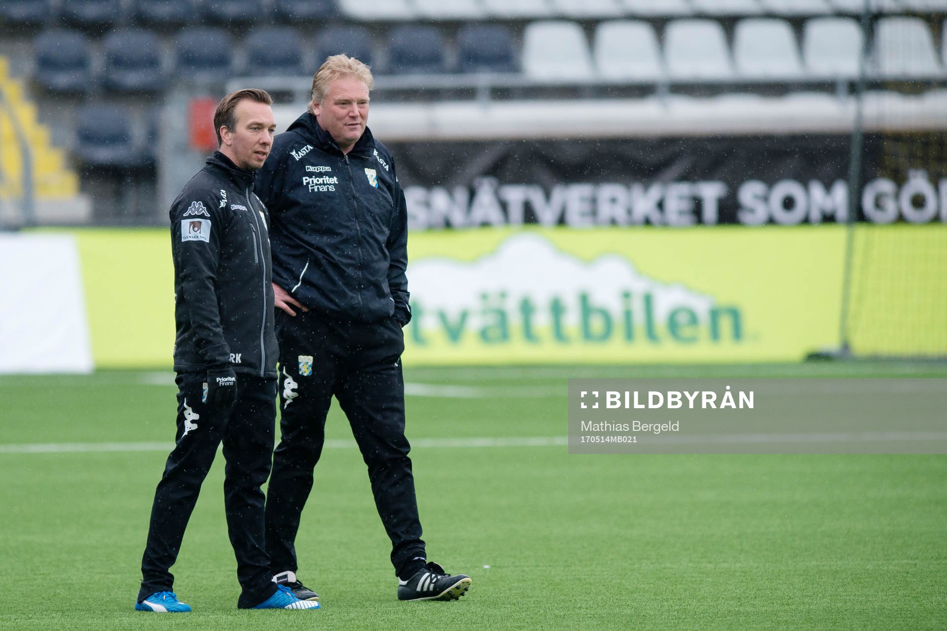 Fysio Roland Kaldus och tränare Jörgen Lennartsson