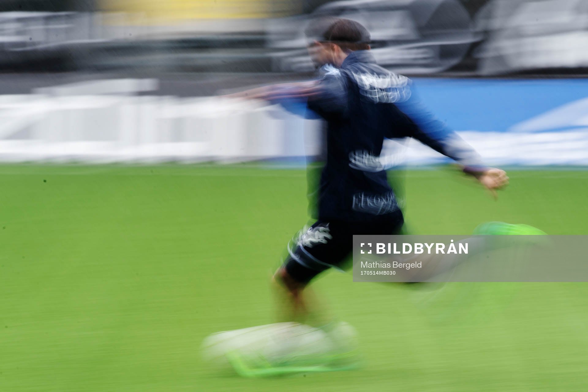 Mattias Bjärsmyr skjuter
