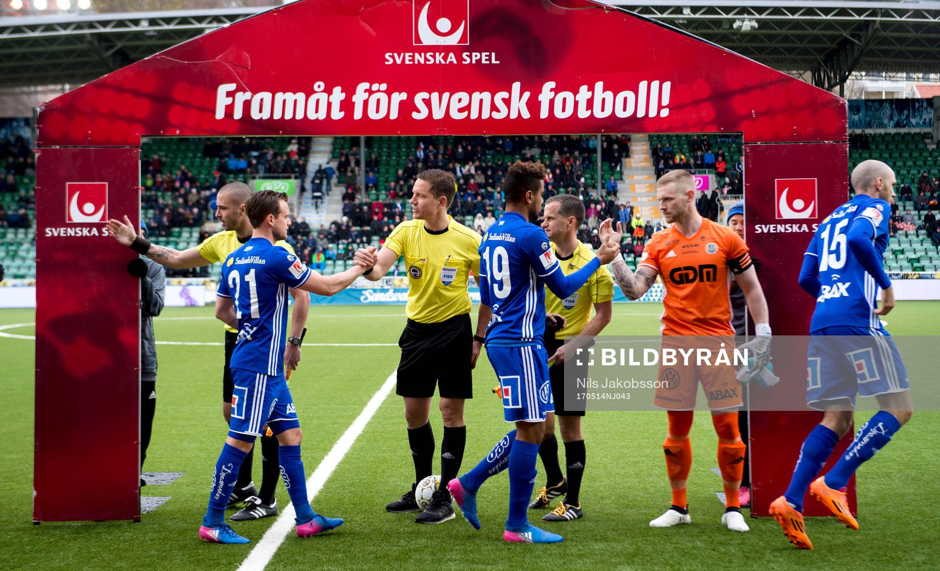 Domare Martin Strömbergsson, Sundsvalls Eric Larsson, Noah