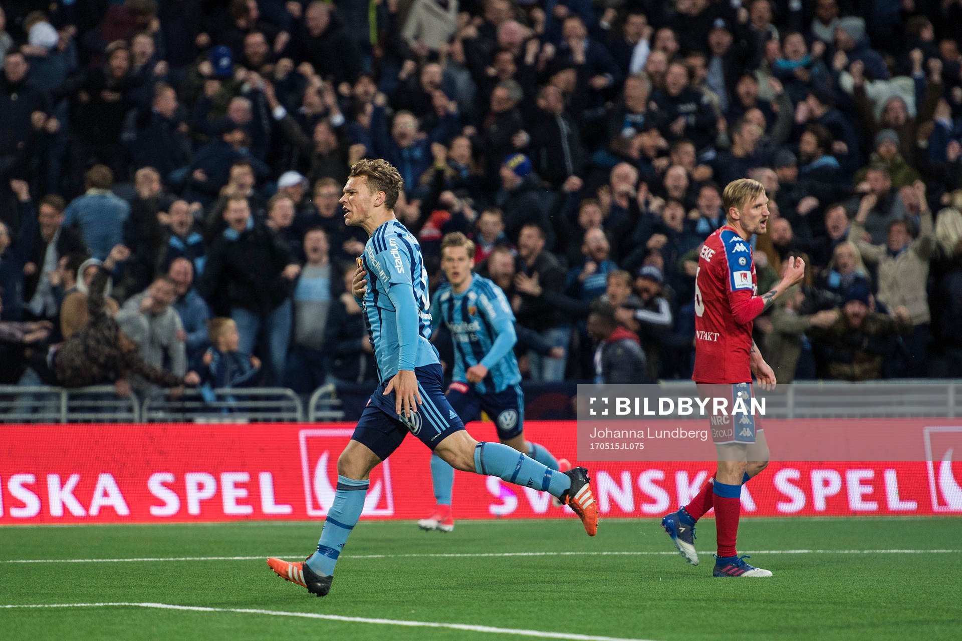 Djurgårdens Jesper Karlström jublar medan IFK Göteborgs