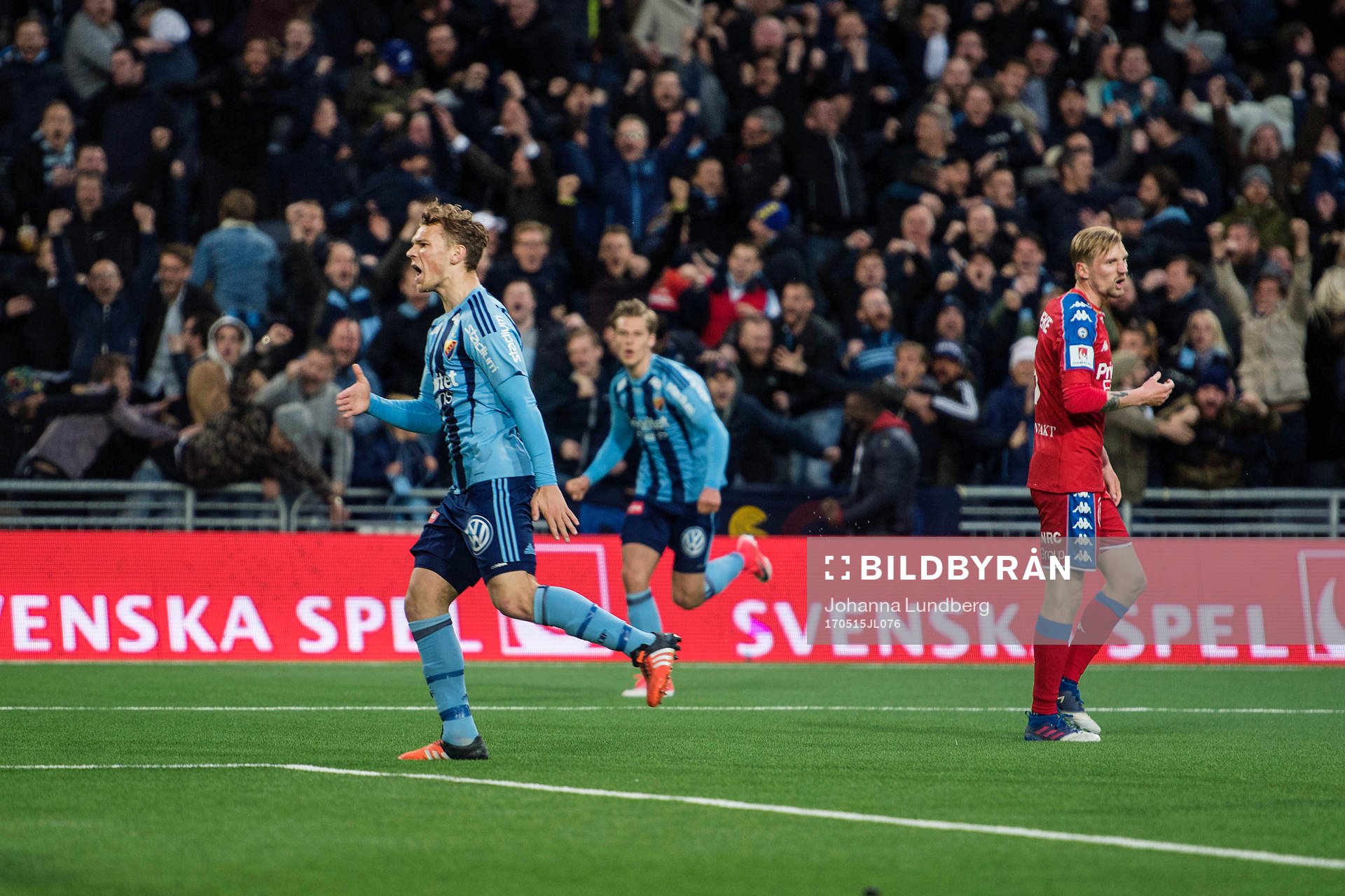 Djurgårdens Jesper Karlström jublar medan IFK Göteborgs