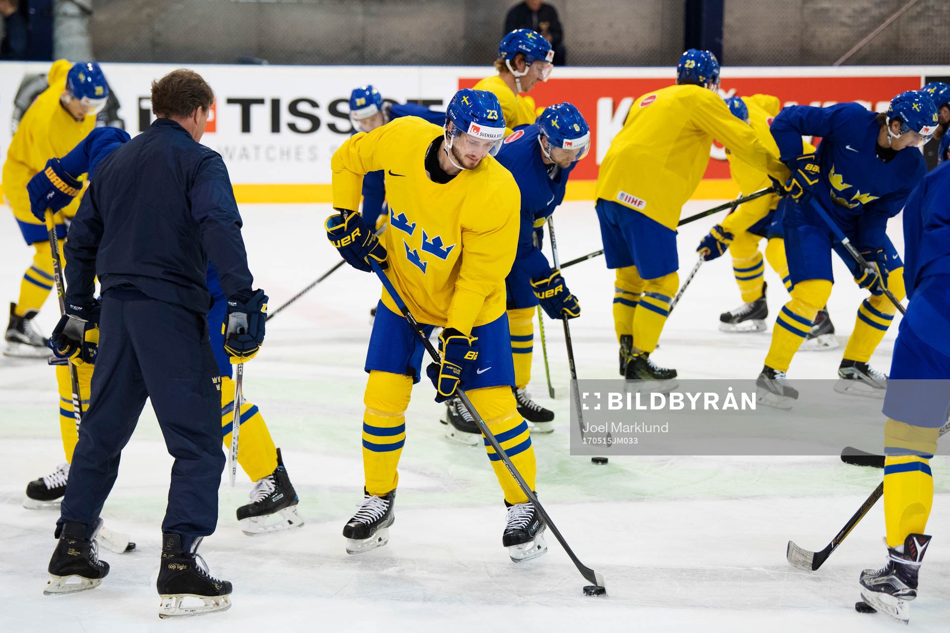 Oliver Ekman Larsson på Sveriges ishockeylandslags träning