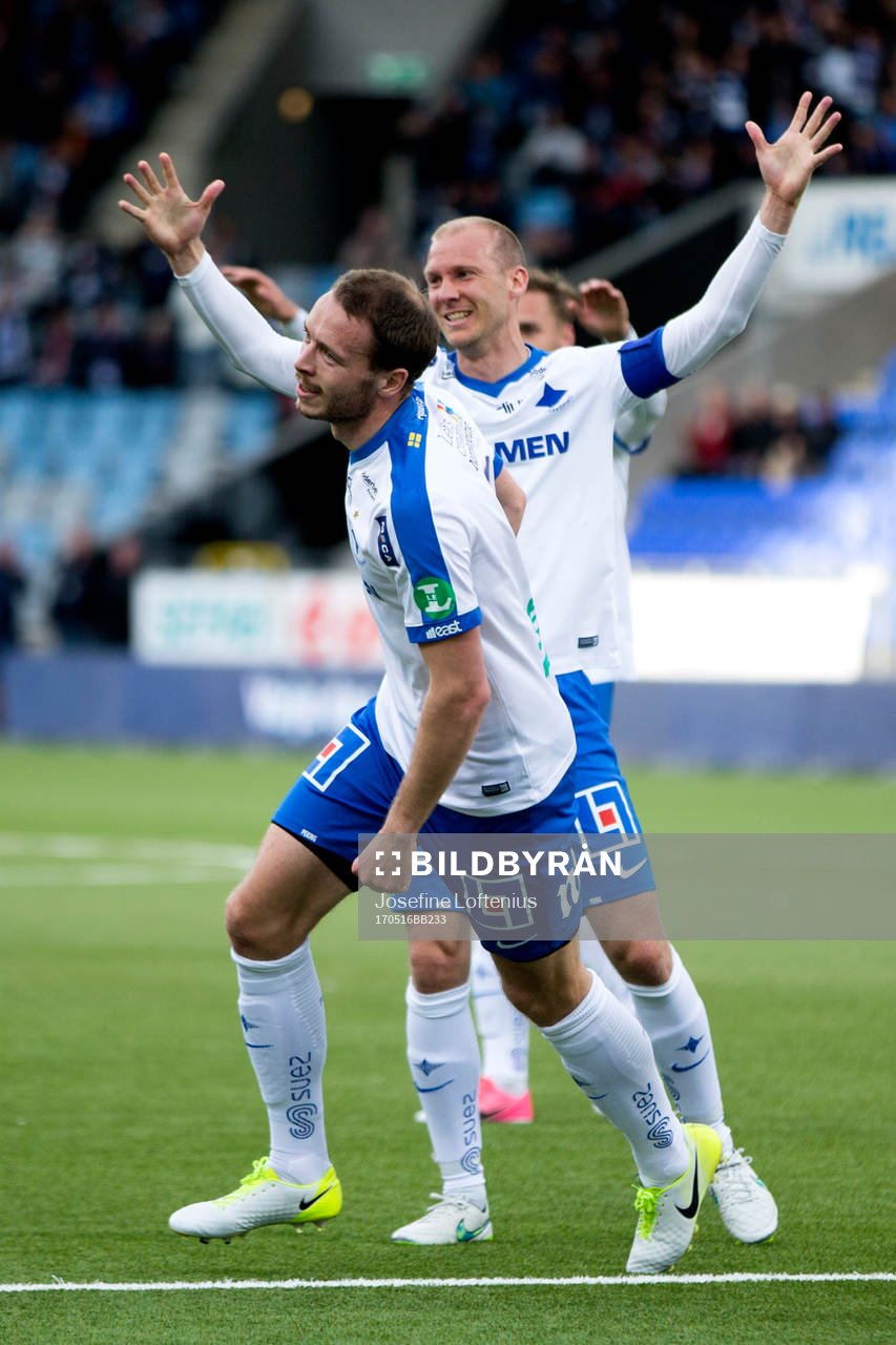Norrköpings Jon Gudni Fjoluson och Andreas Johansson jublar