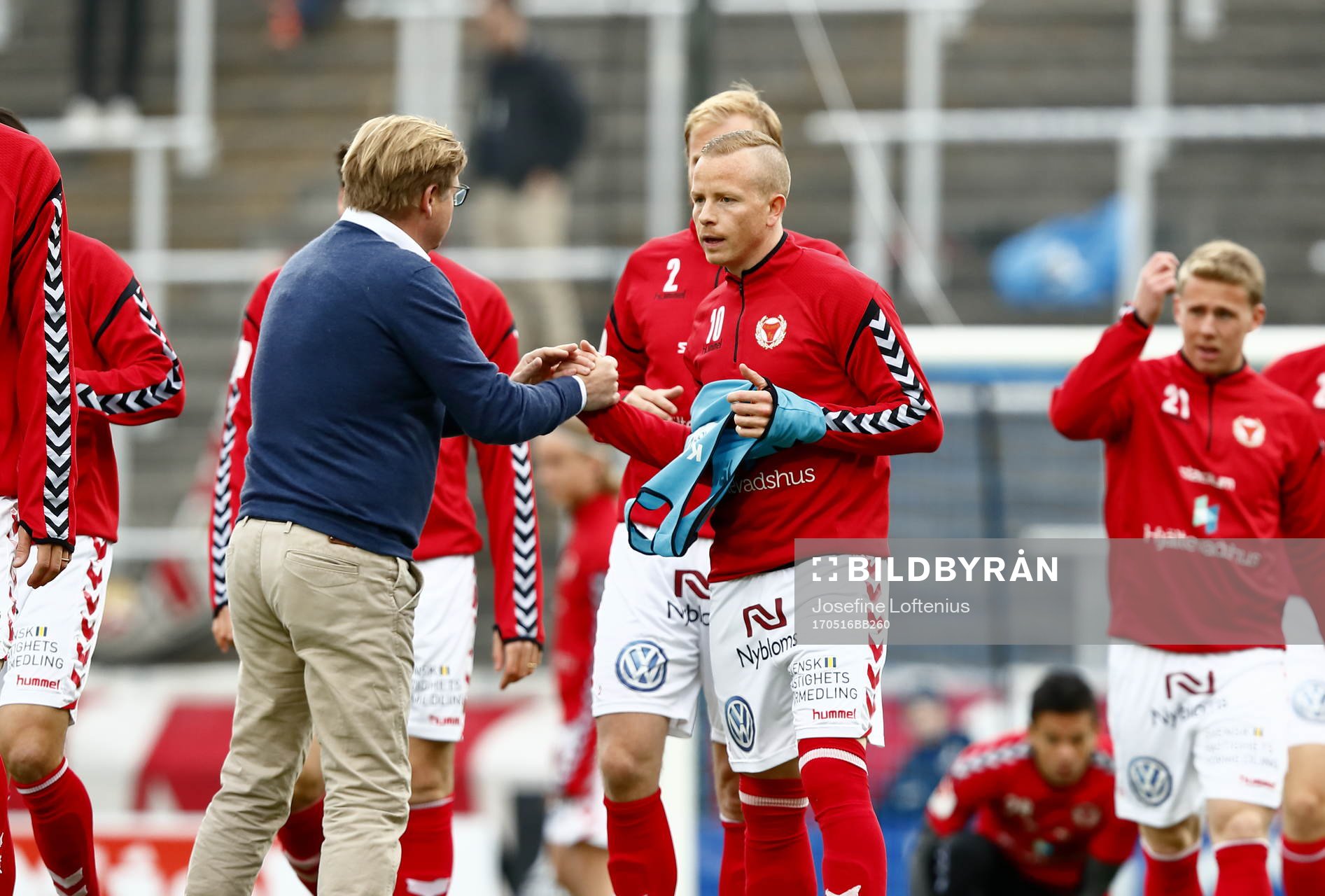 Kalmars tränare Peter Swärdh med spelare