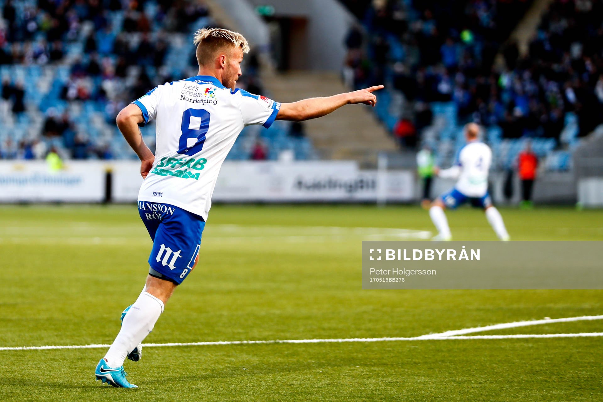 Norrköpings Nicklas Bärkroth jublar