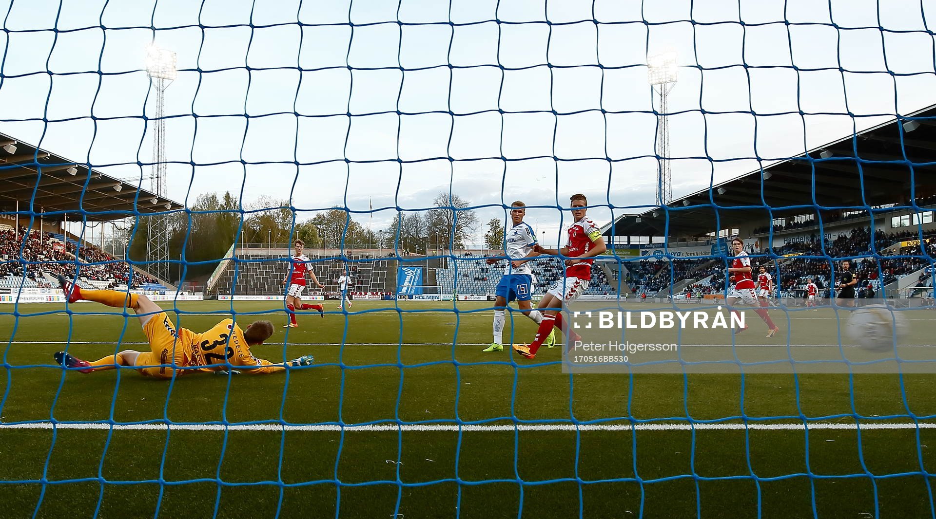 Mål 2-0 av Norrköpings Nicklas Bärkroth (utanför bild)