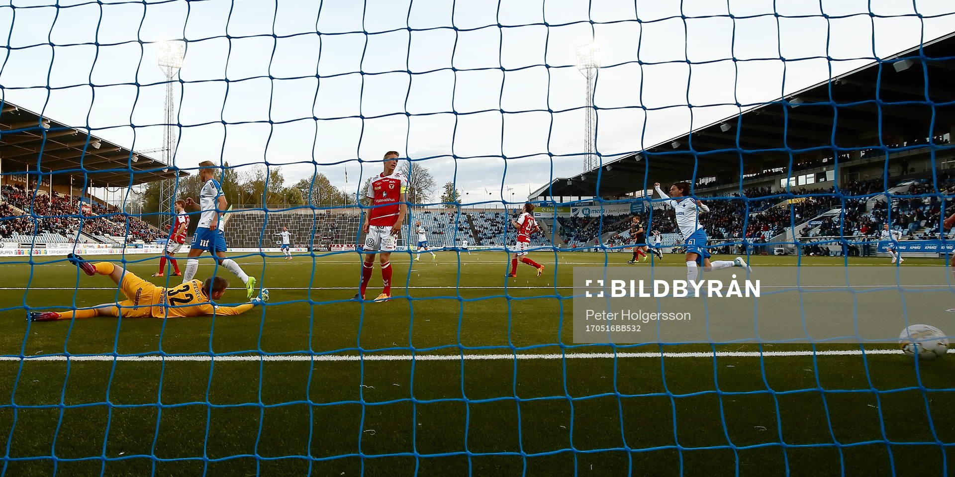 Mål 2-0 av Norrköpings Nicklas Bärkroth (utanför bild)