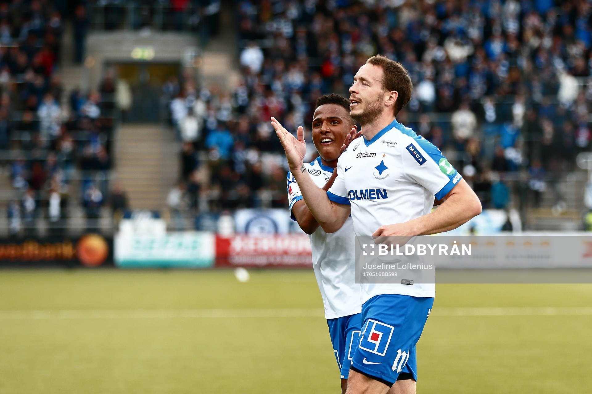 Norrköpings Jón Gudni Fjóluson och Niclas Eliasson jublar