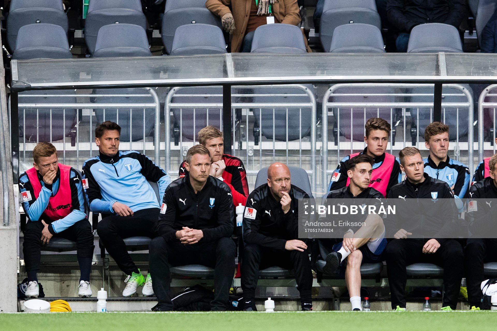 Malmö FFs avbytarbänk med bla  Anders Christiansen,
