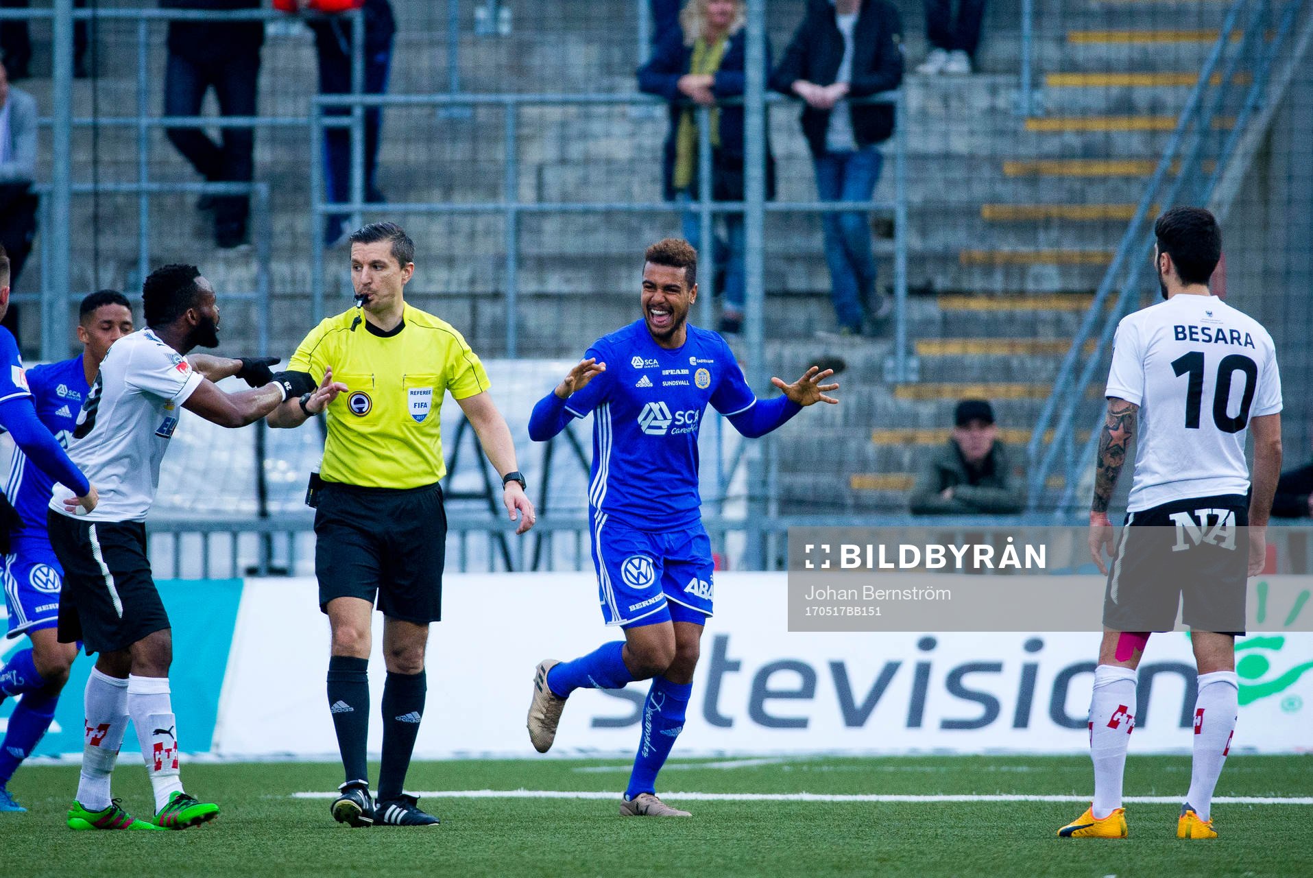 Sundsvalls Noah Sonko Sundberg jublar