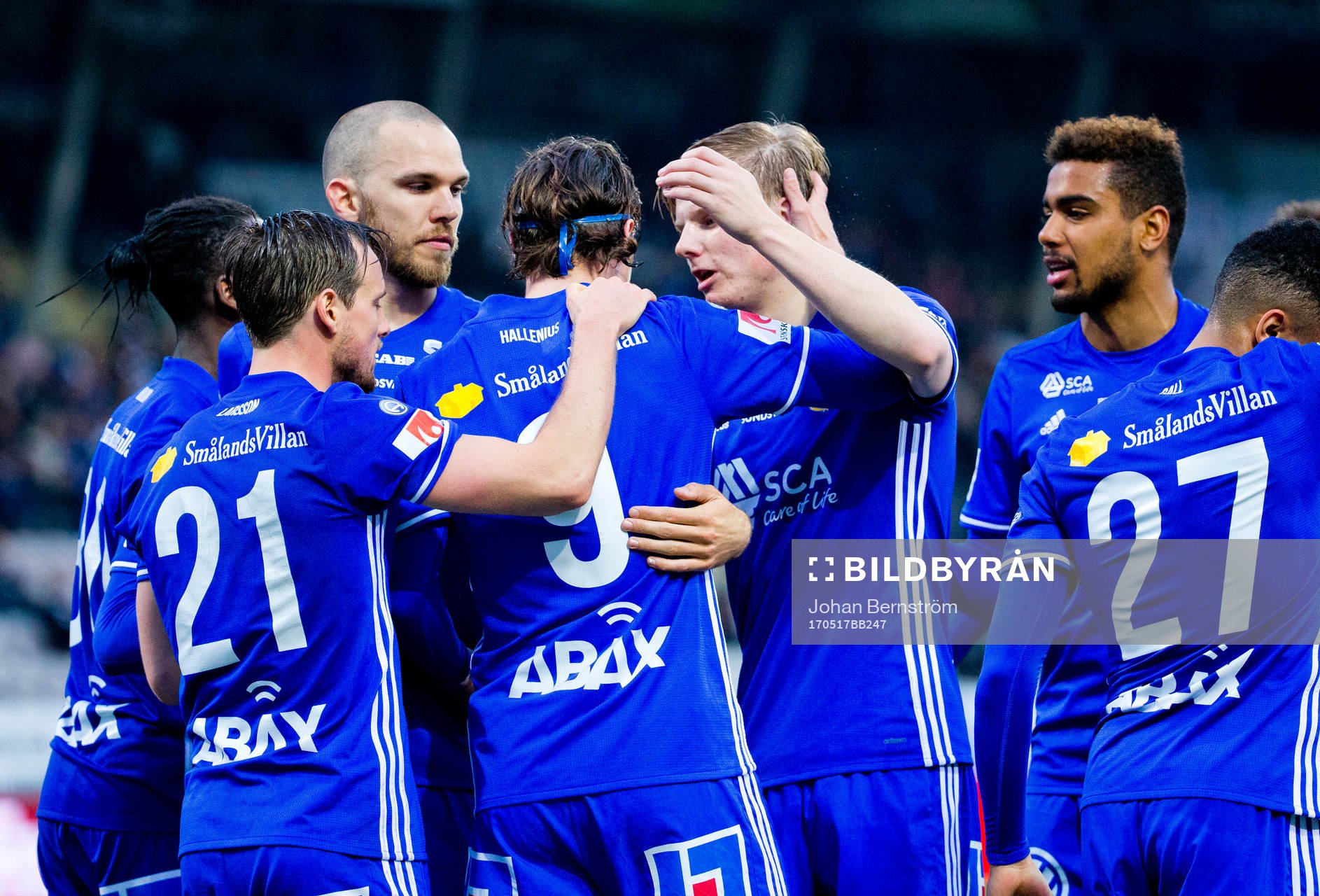 Sundsvalls Linus Hallenius gör 0-2 och jublar med Noah Sonko Sundberg under fotbollsmatchen i Allsvenskan mellan Örebro och Sundsvall den 17 maj 2017 i Örebro.