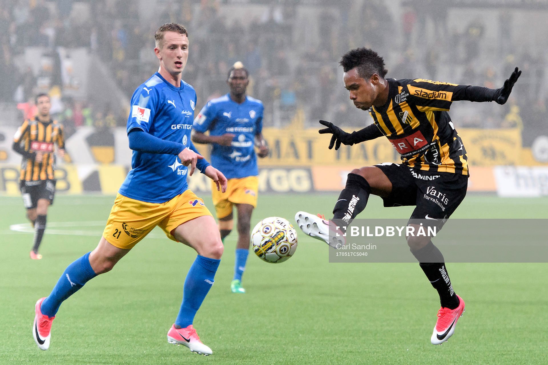  Halmstads Andreas Bengtsson och Häckens Nasiru Mohammed